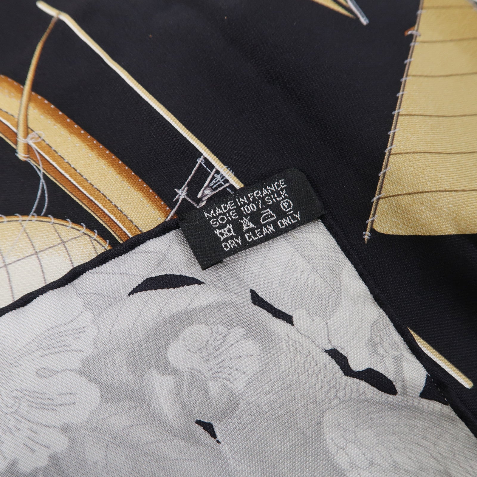 HERMES 【激減優惠】絲質Scarf 90X90cm絲巾黑色