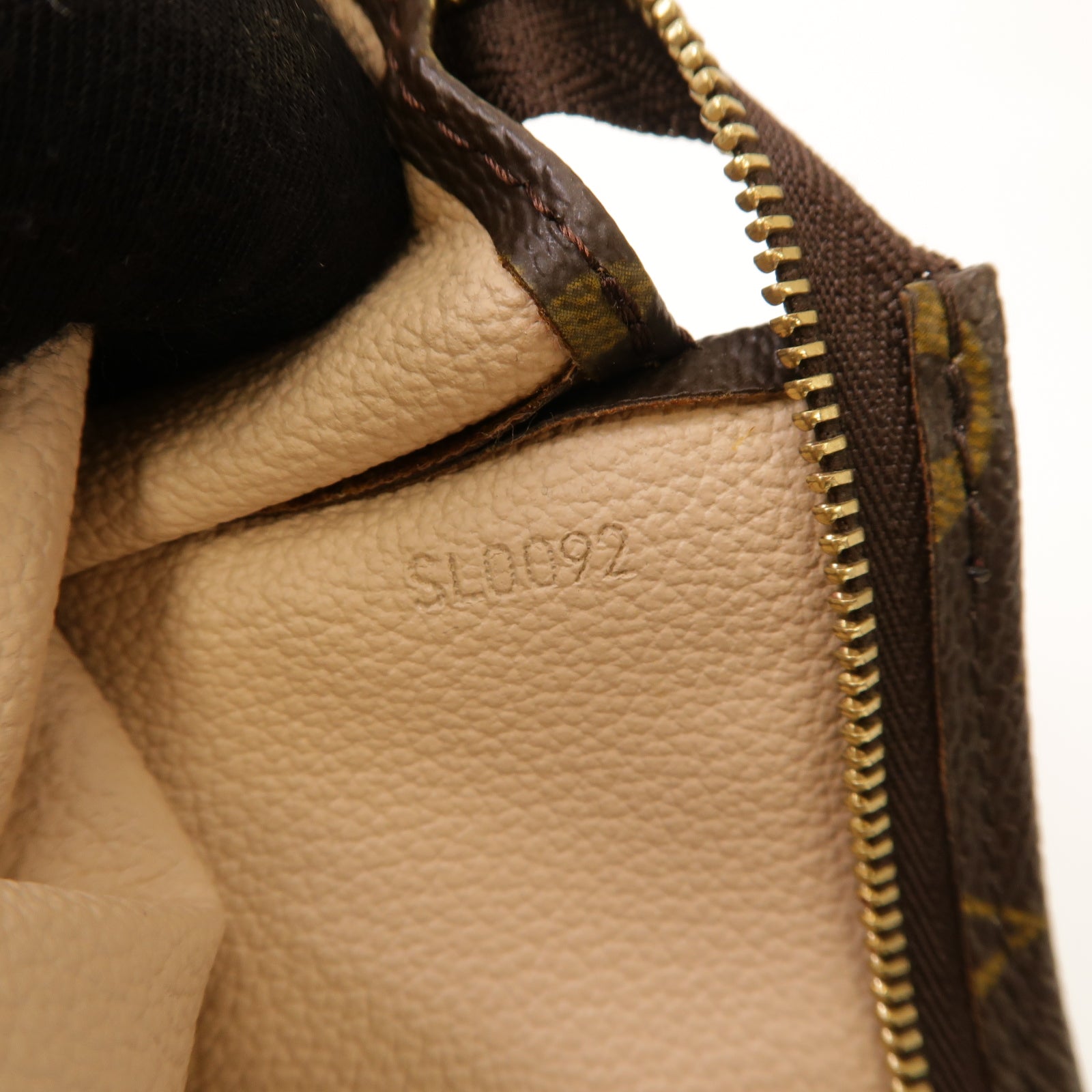LOUIS VUITTON 【激減優惠】Monogram Clutch Bag金扣手拿包啡色