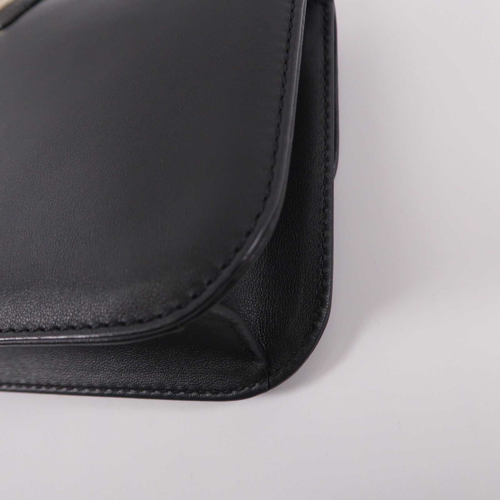 Valentino 牛皮皮革Rockstud Glam Lock鏈帶肩背袋