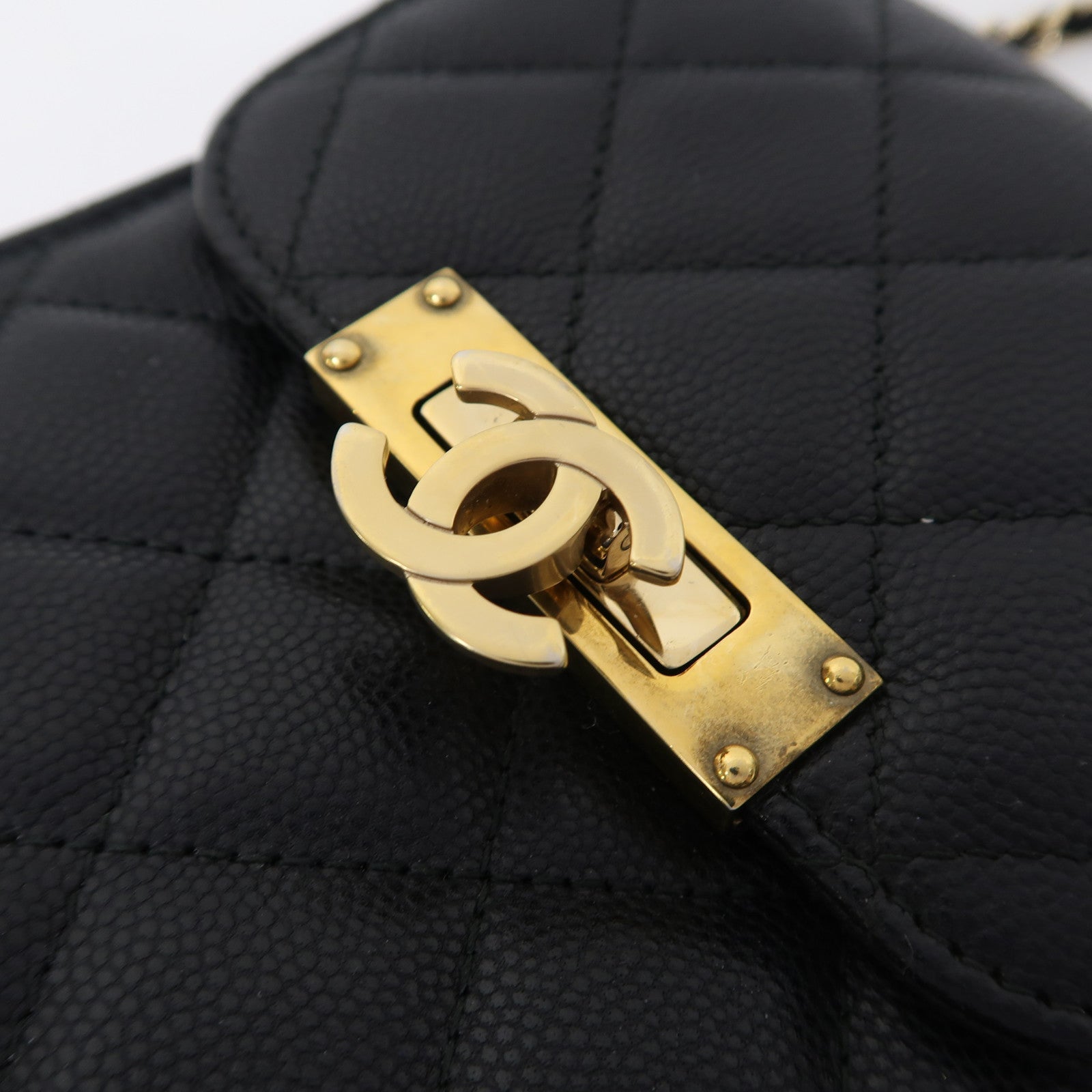 CHANEL 菱格Caviar皮革Chain Shoulder金扣鏈帶肩背袋黑色