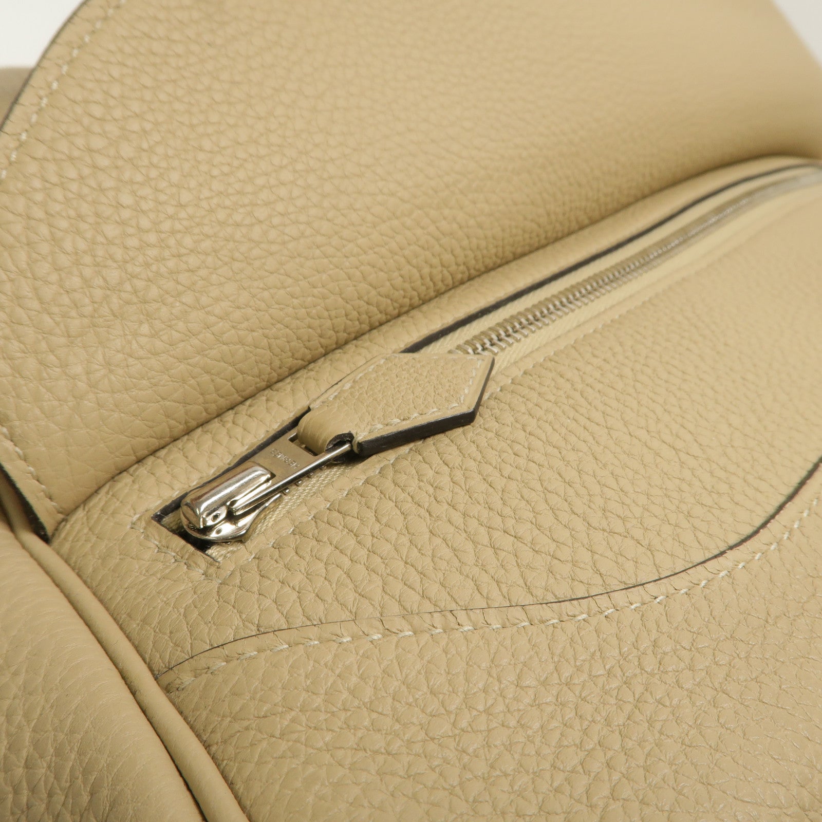HERMES Clemence皮革Wallago Cabine 35肩背袋Trench
