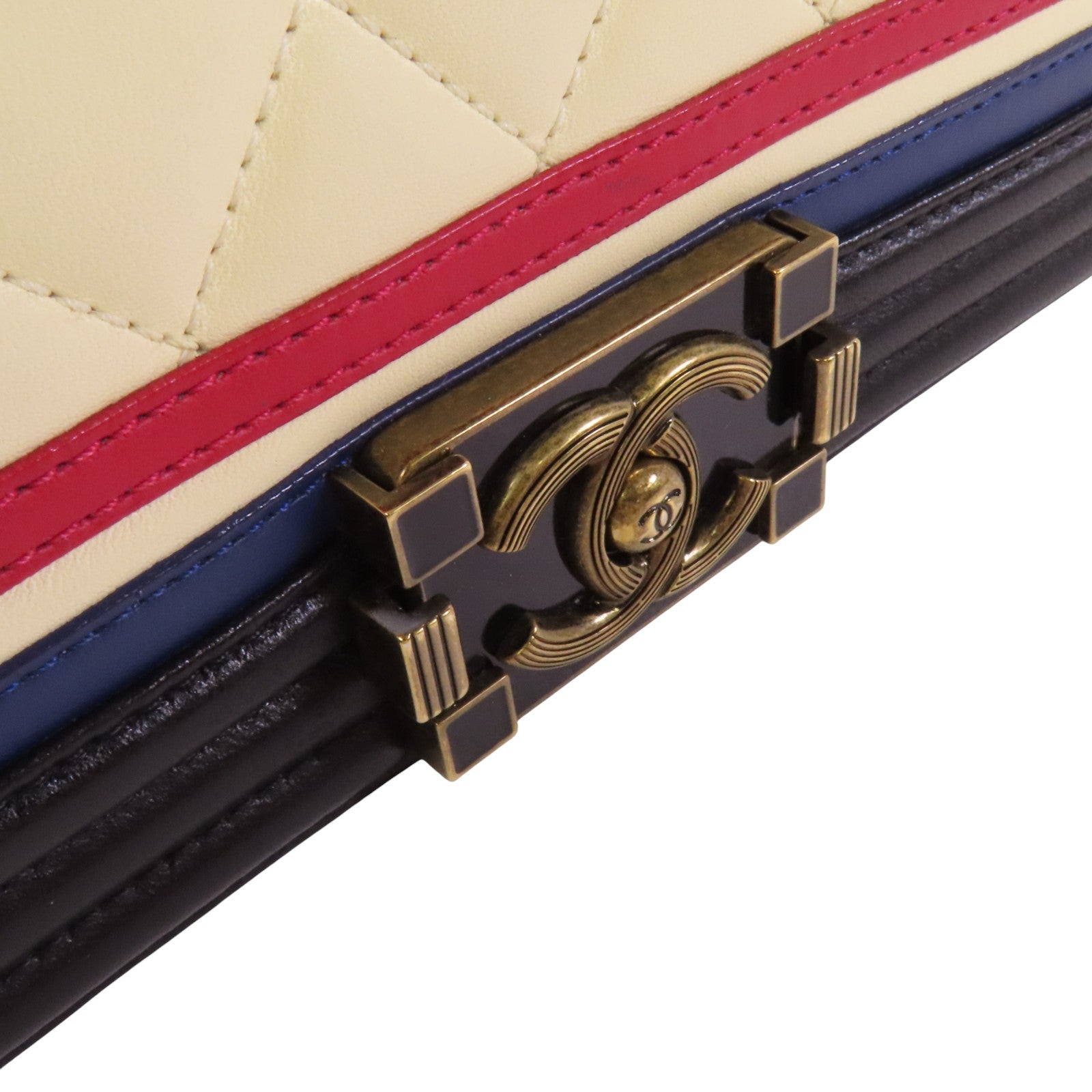 CHANEL 牛皮皮革Boy Chanel 25銀扣鏈帶肩背袋