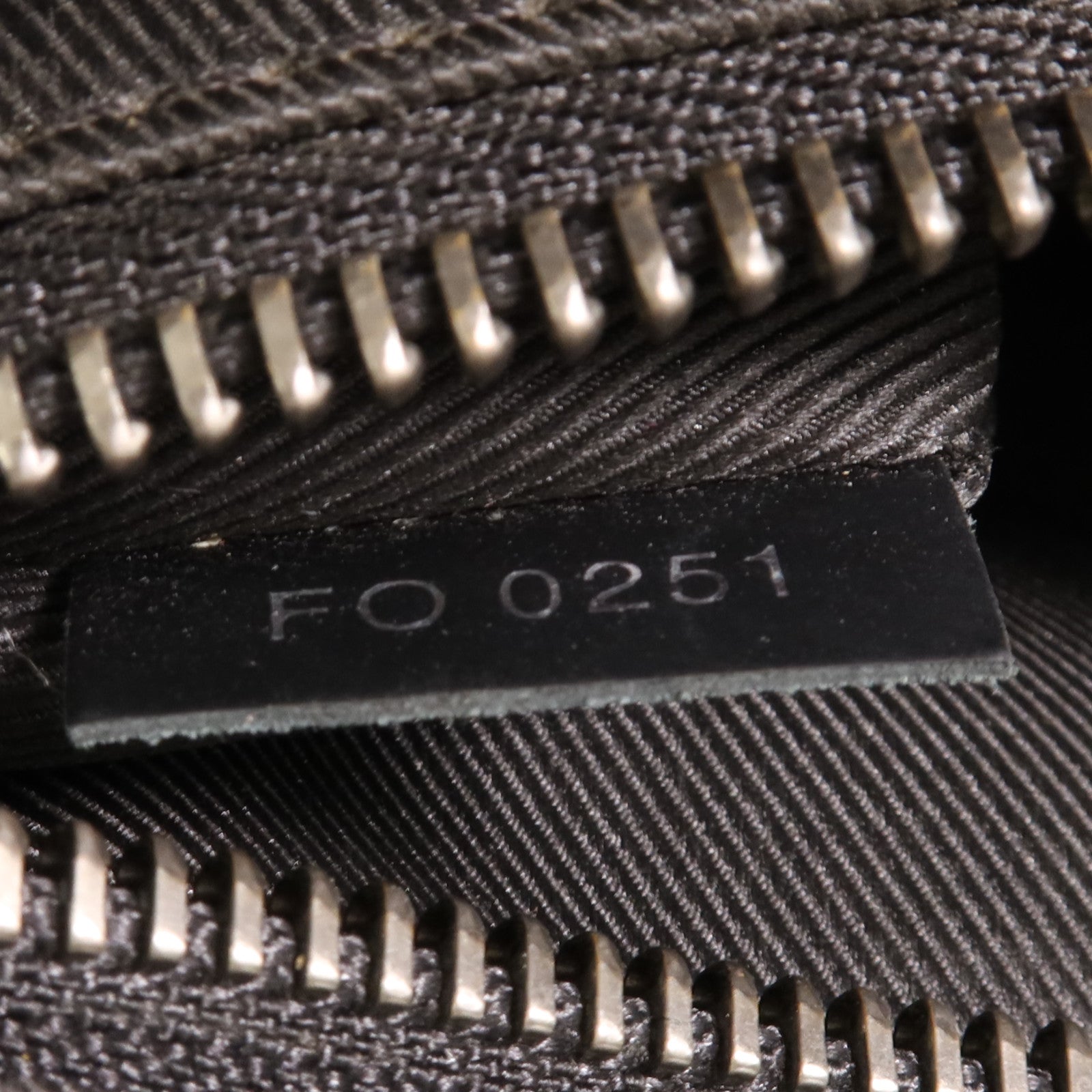 LOUIS VUITTON Monogram Eclipse Messenger PM Voyager銀扣肩背袋