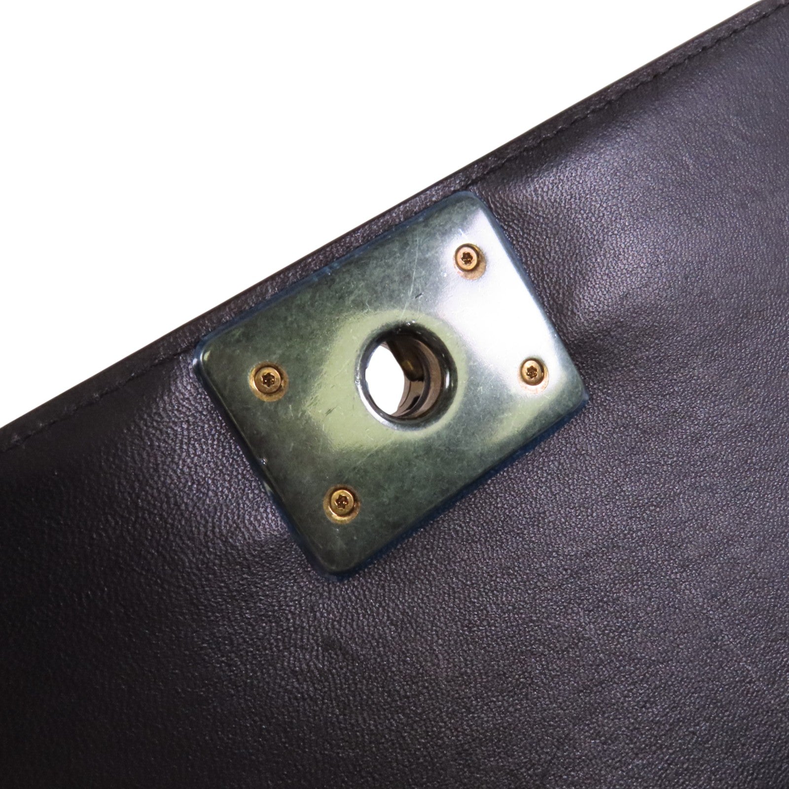 CHANEL 牛皮皮革Boy Chanel 25銀扣鏈帶肩背袋