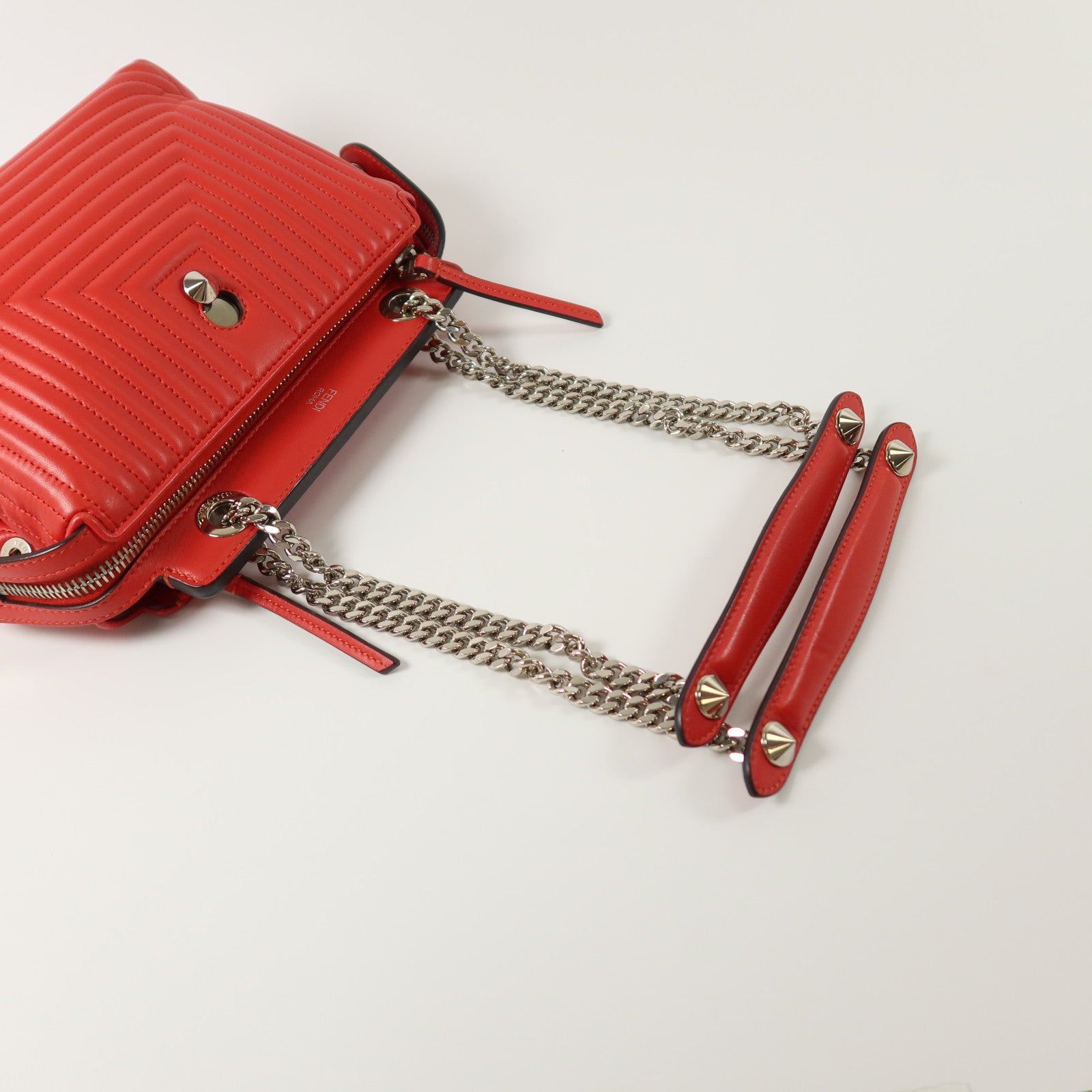 FENDI 牛皮皮革Dotcom Click銀扣鏈帶肩背袋