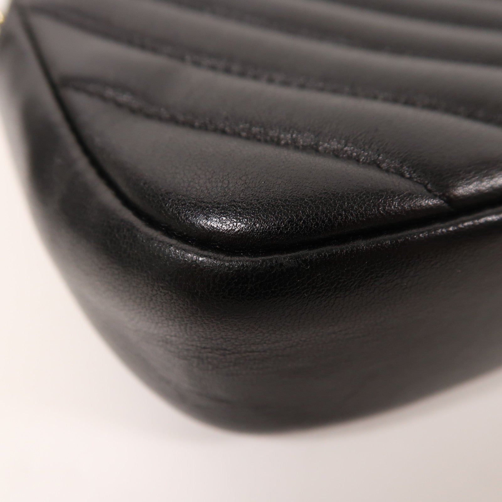CHANEL 牛皮皮革Chain Shoulder金扣鏈帶肩背袋