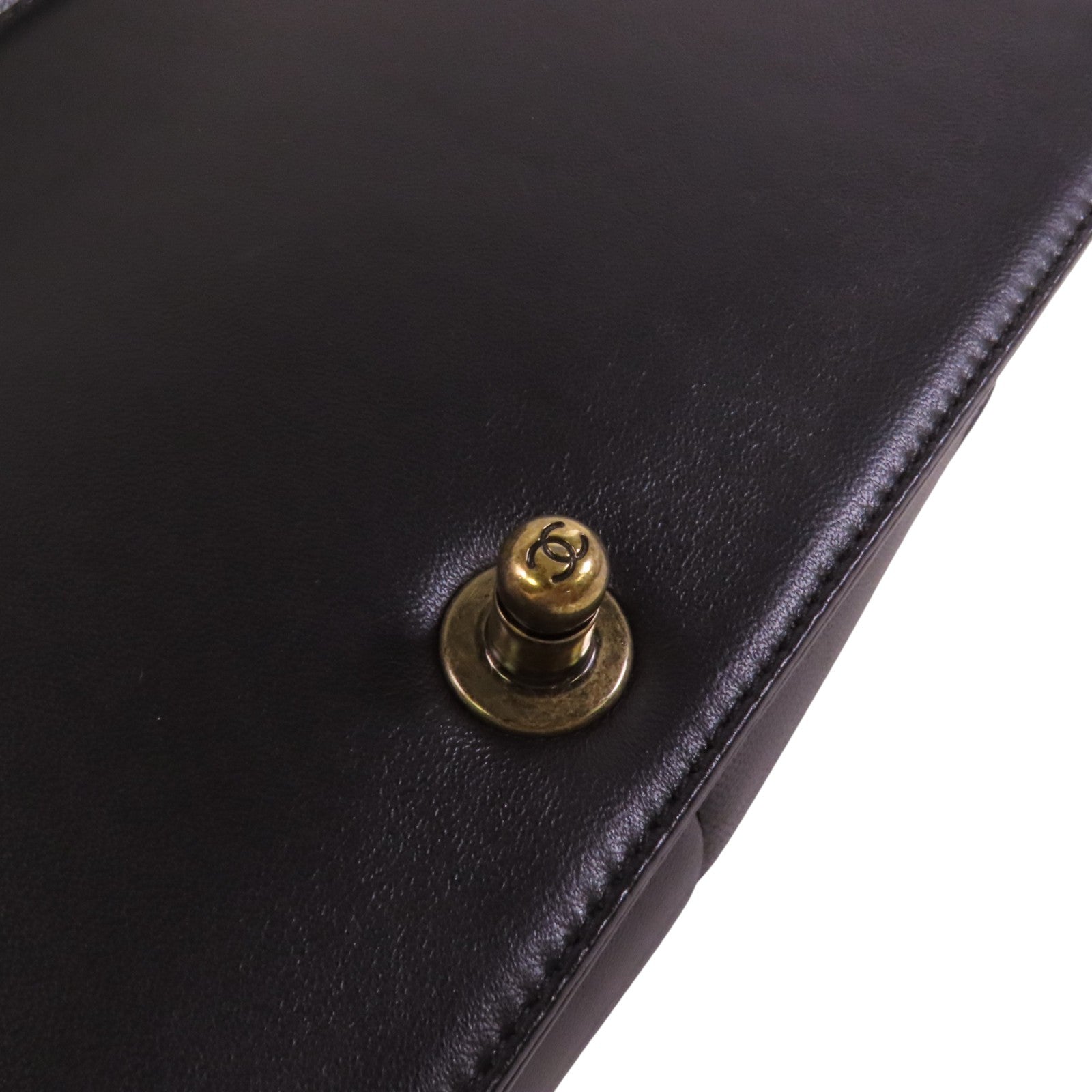 CHANEL 牛皮皮革Boy Chanel 25銀扣鏈帶肩背袋