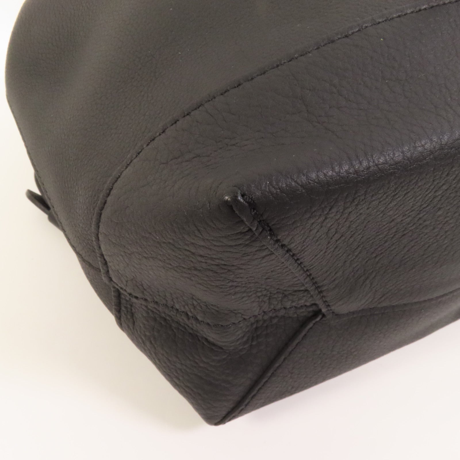 LOUIS VUITTON 【激減優惠】牛皮皮革Lock Me Backpack銀扣背包