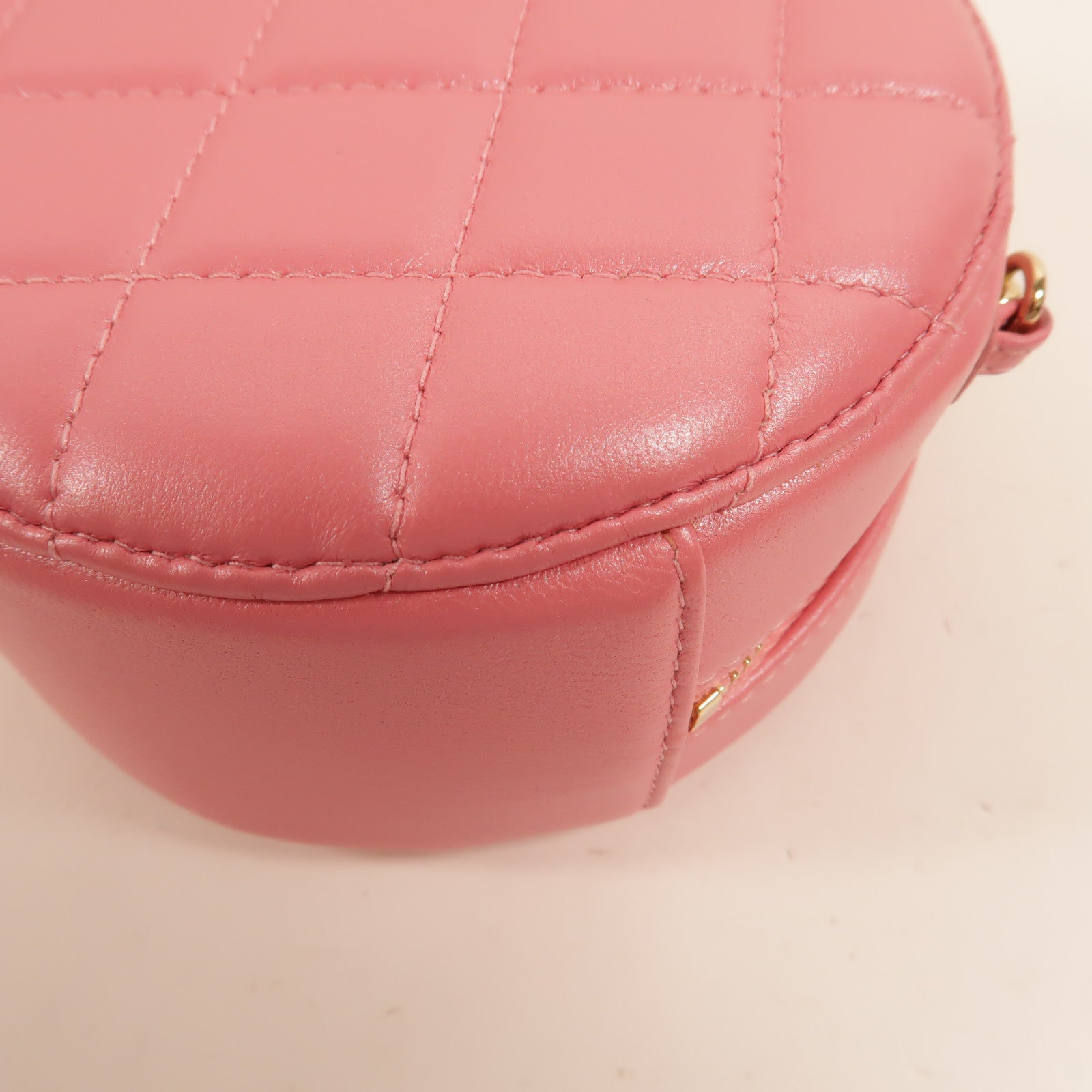 CHANEL 羊皮皮革Round Vanity Case鏈帶肩背袋