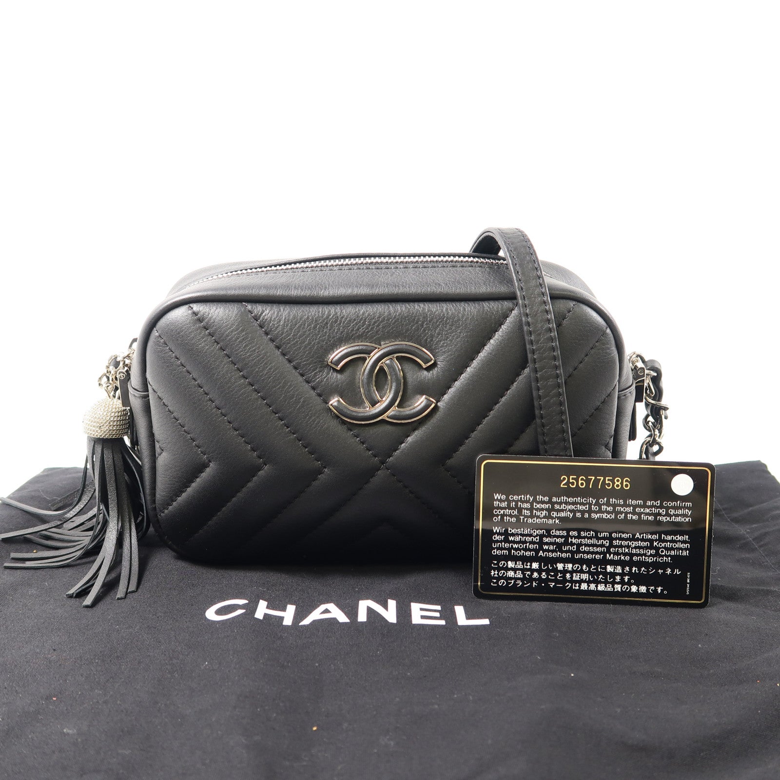 CHANEL 斜紋羊皮皮革Diagonal Chevron Camera Case銀扣鏈帶肩背袋黑色