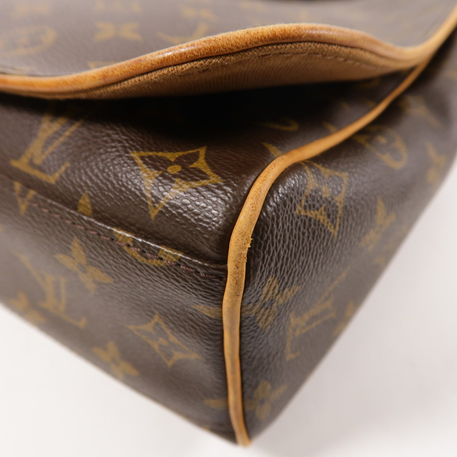 LOUIS VUITTON Monogram Abbesses金扣肩背袋