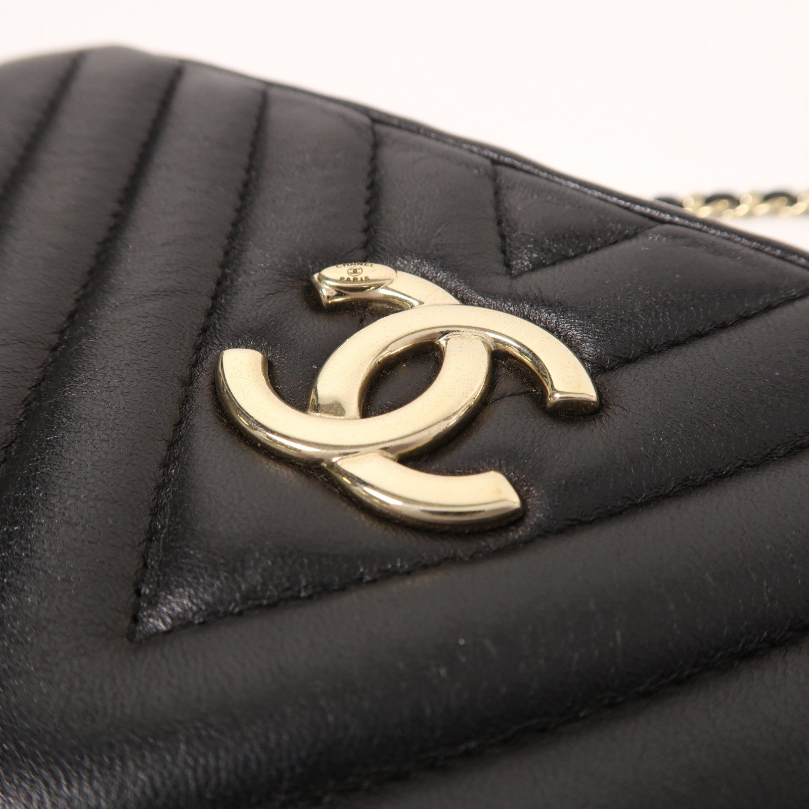 CHANEL 牛皮皮革Chain Shoulder金扣鏈帶肩背袋