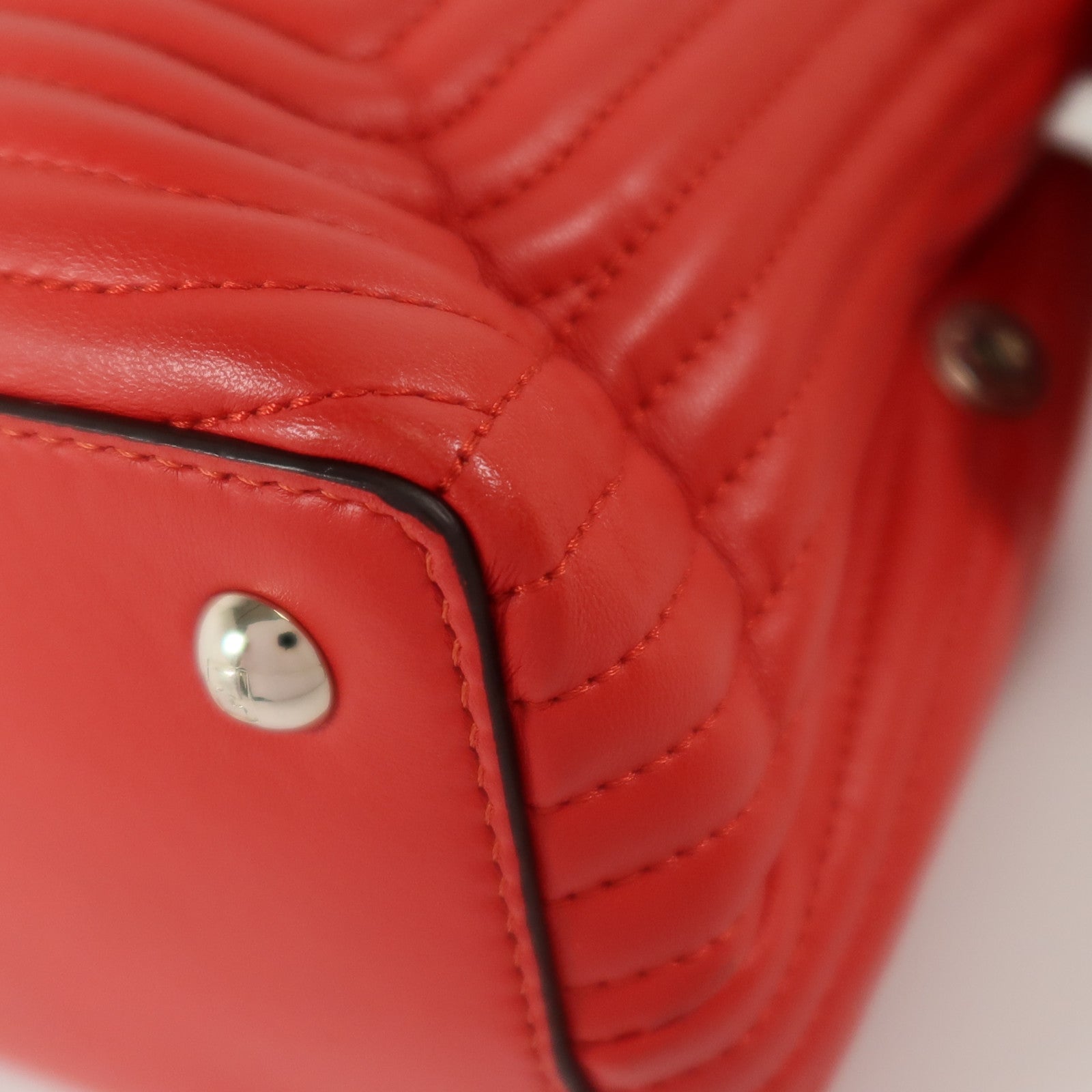 FENDI 牛皮皮革Dotcom Click銀扣鏈帶肩背袋