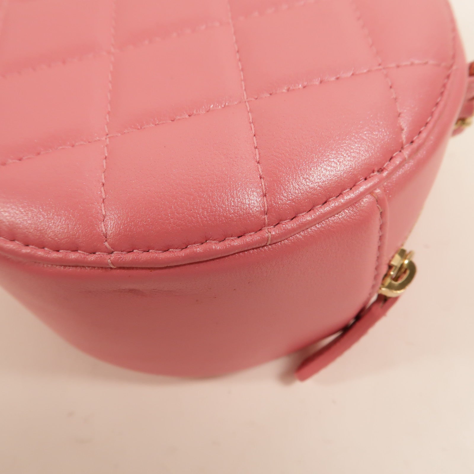 CHANEL 羊皮皮革Round Vanity Case鏈帶肩背袋