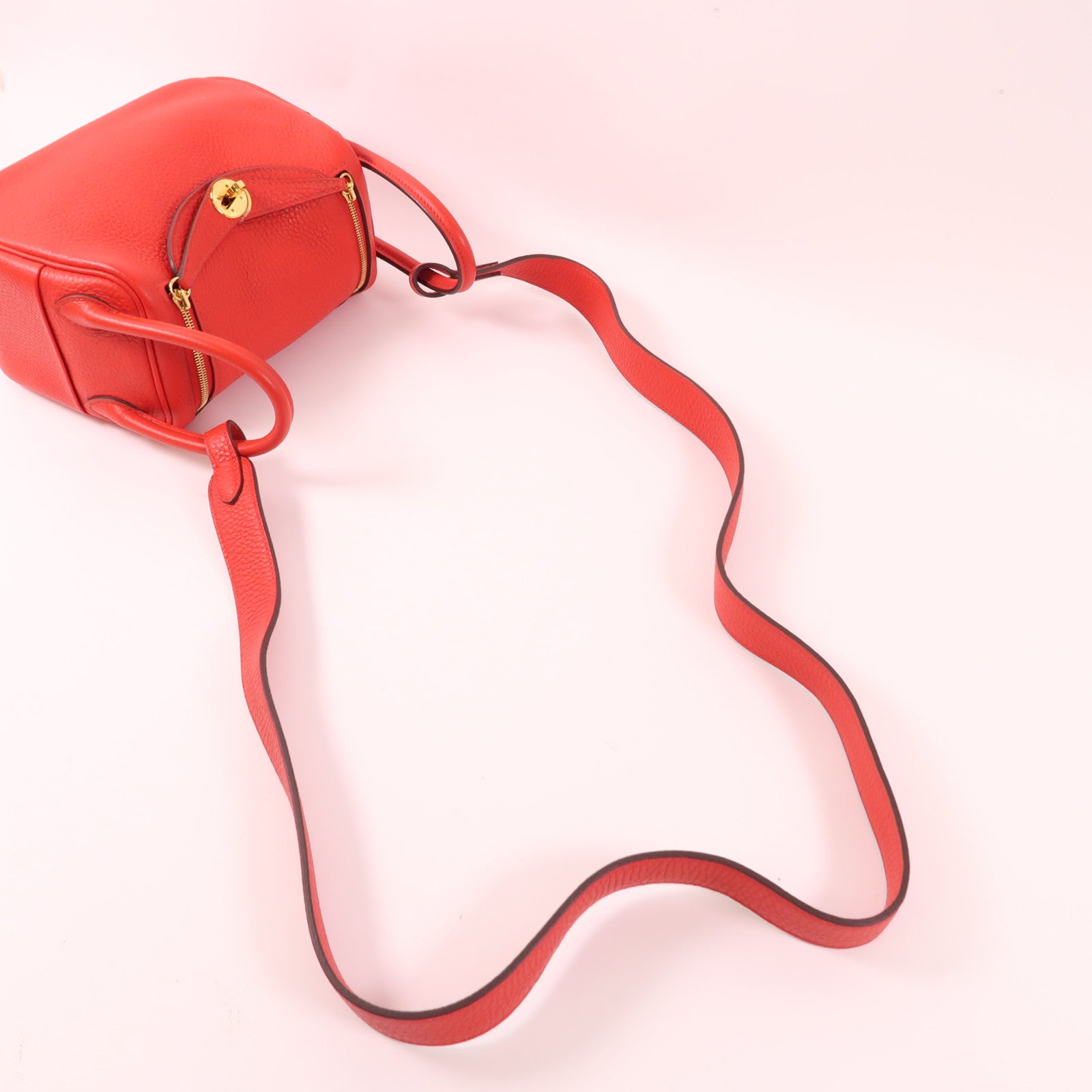 HERMES【激減優惠】 Clemence皮革Mini Lindy金扣手挽肩背兩用袋Rouge De Coeur