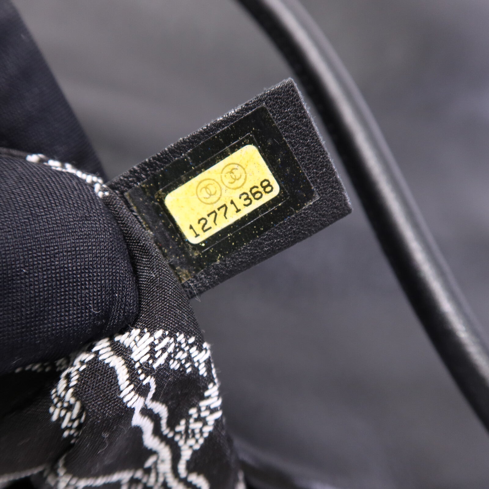 CHANEL 牛皮皮革Tote Bag銀扣手挽袋