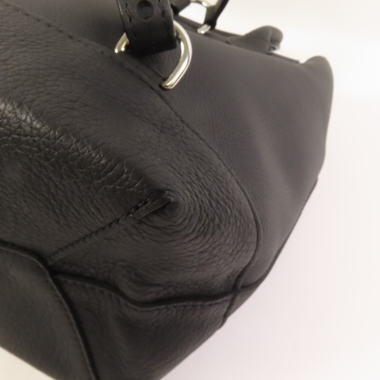 LOUIS VUITTON 【激減優惠】牛皮皮革Lock Me Backpack銀扣背包
