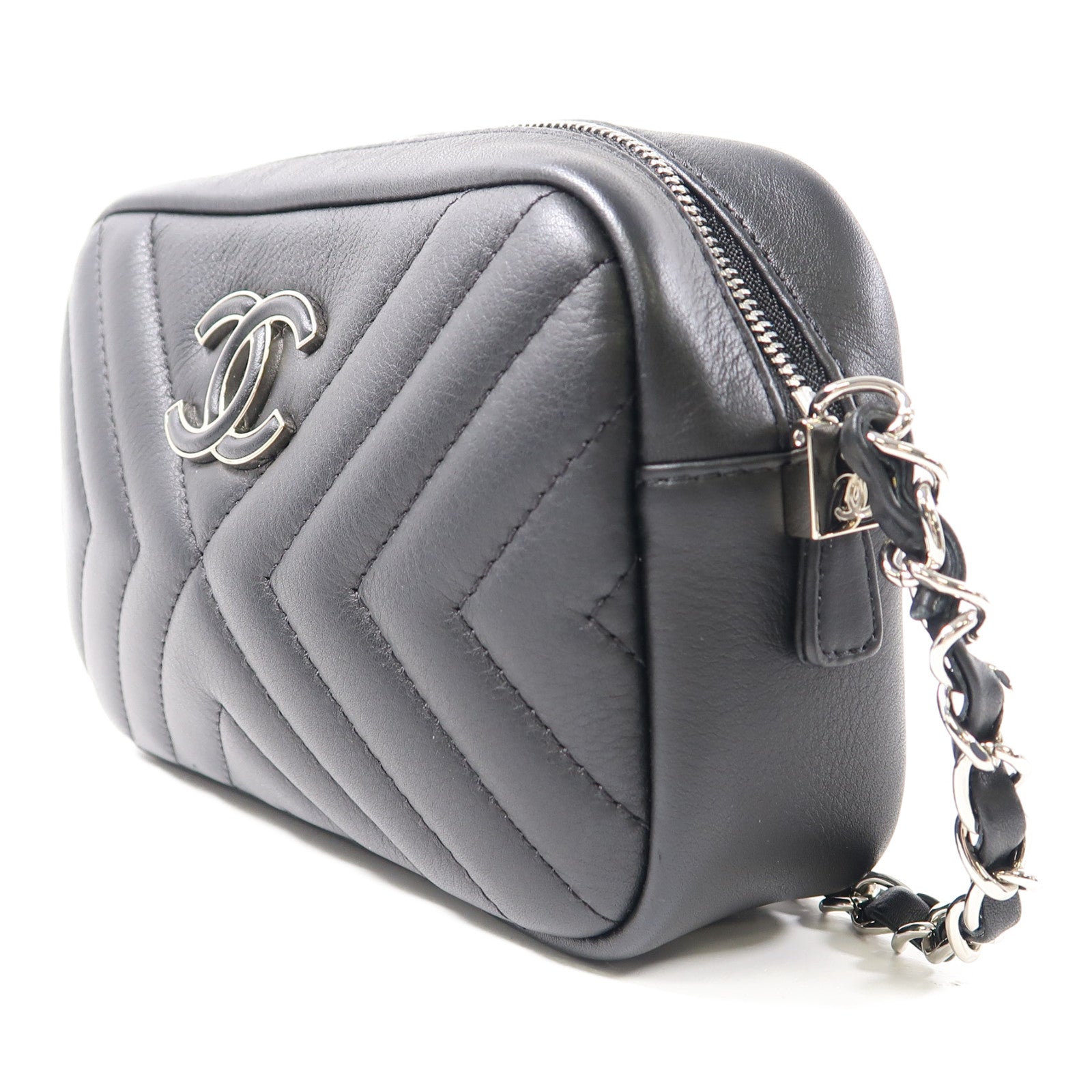 CHANEL 斜紋羊皮皮革Diagonal Chevron Camera Case銀扣鏈帶肩背袋黑色