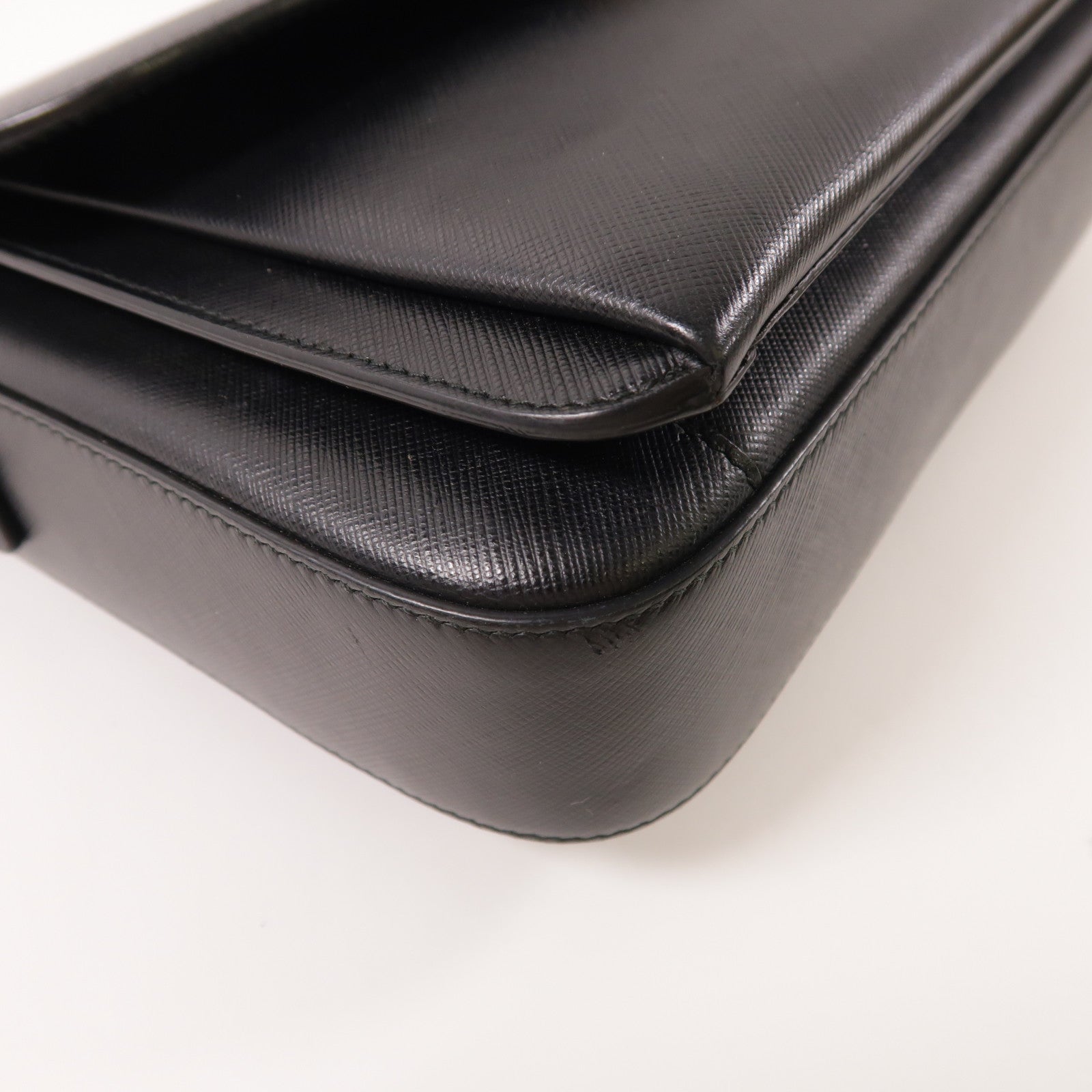 Salvatore Ferragamo 牛皮皮革Shoulder Bag金扣肩背袋