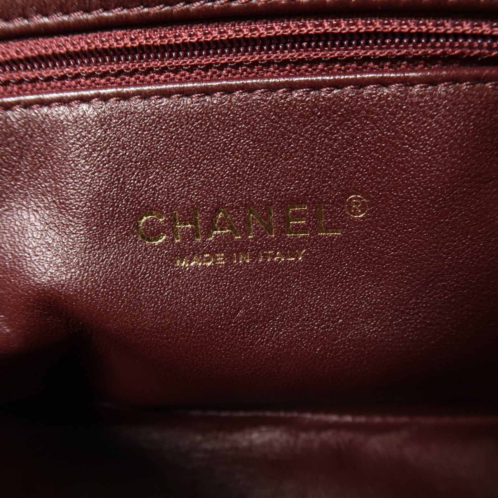 CHANEL 牛皮皮革Chain Shoulder金扣鏈帶肩背袋