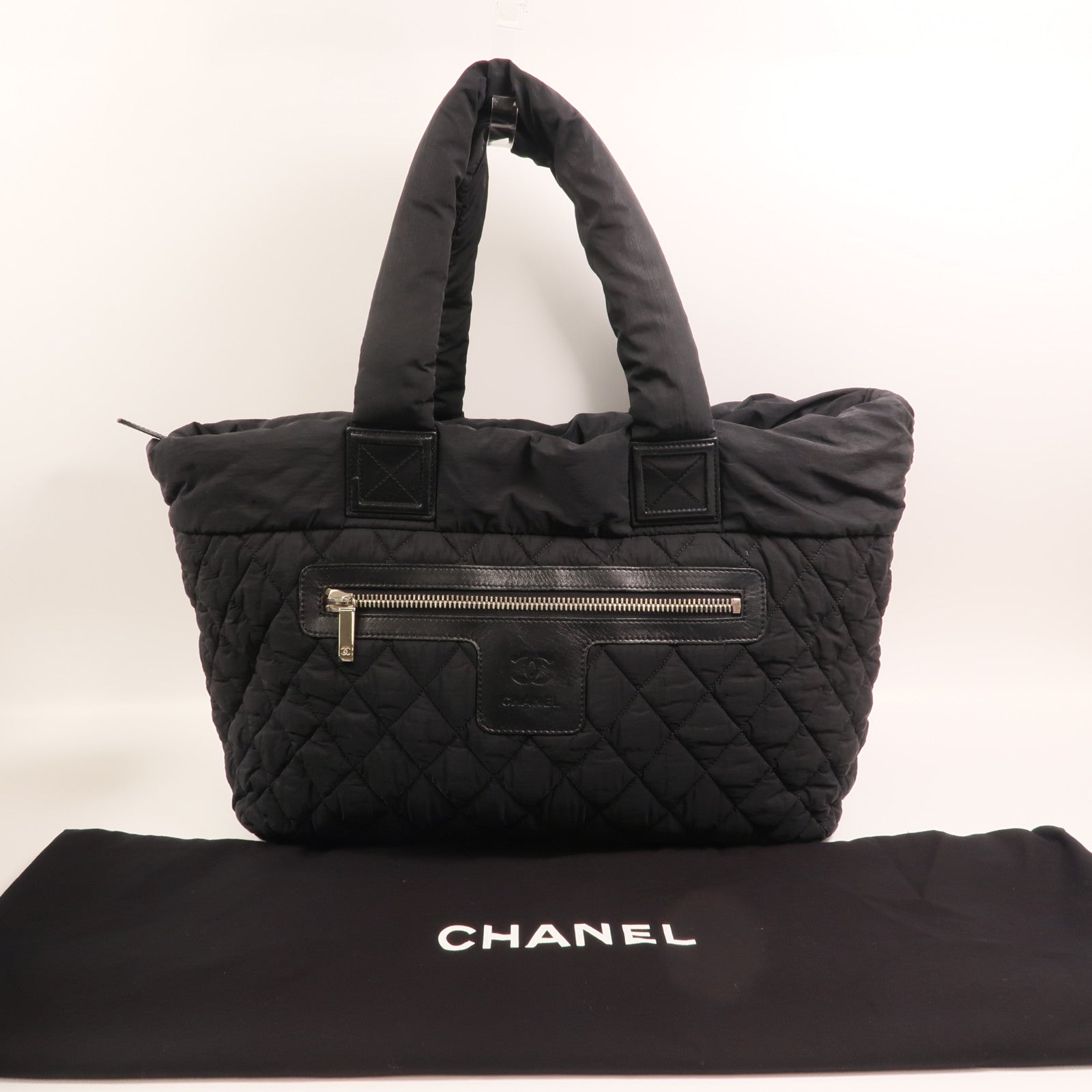 CHANEL 尼龍Coco Cocoon銀扣手挽袋