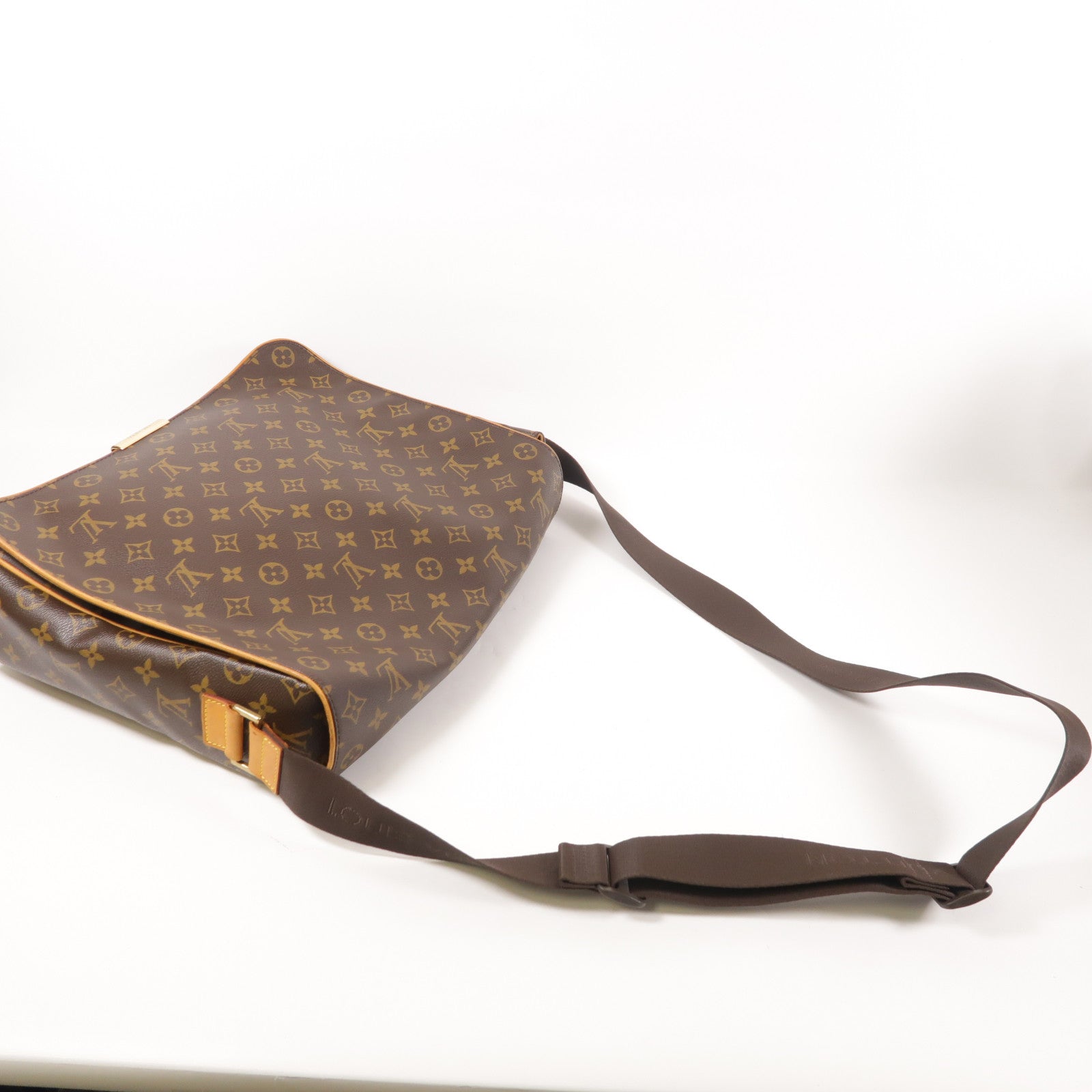 LOUIS VUITTON Monogram Abbesses金扣肩背袋