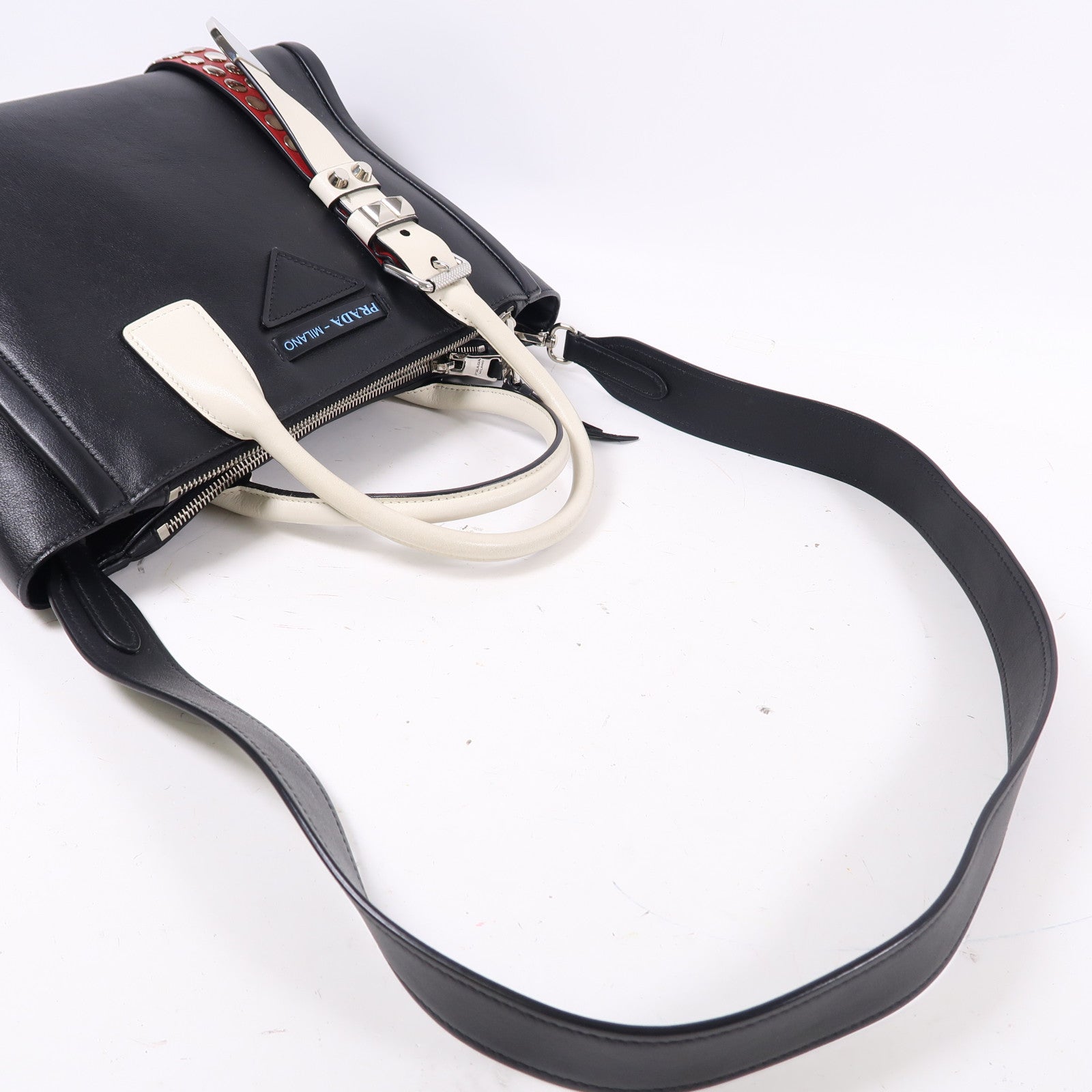 PRADA 牛皮皮革2 Way Shoulder銀扣手挽肩背兩用袋黑色/白色