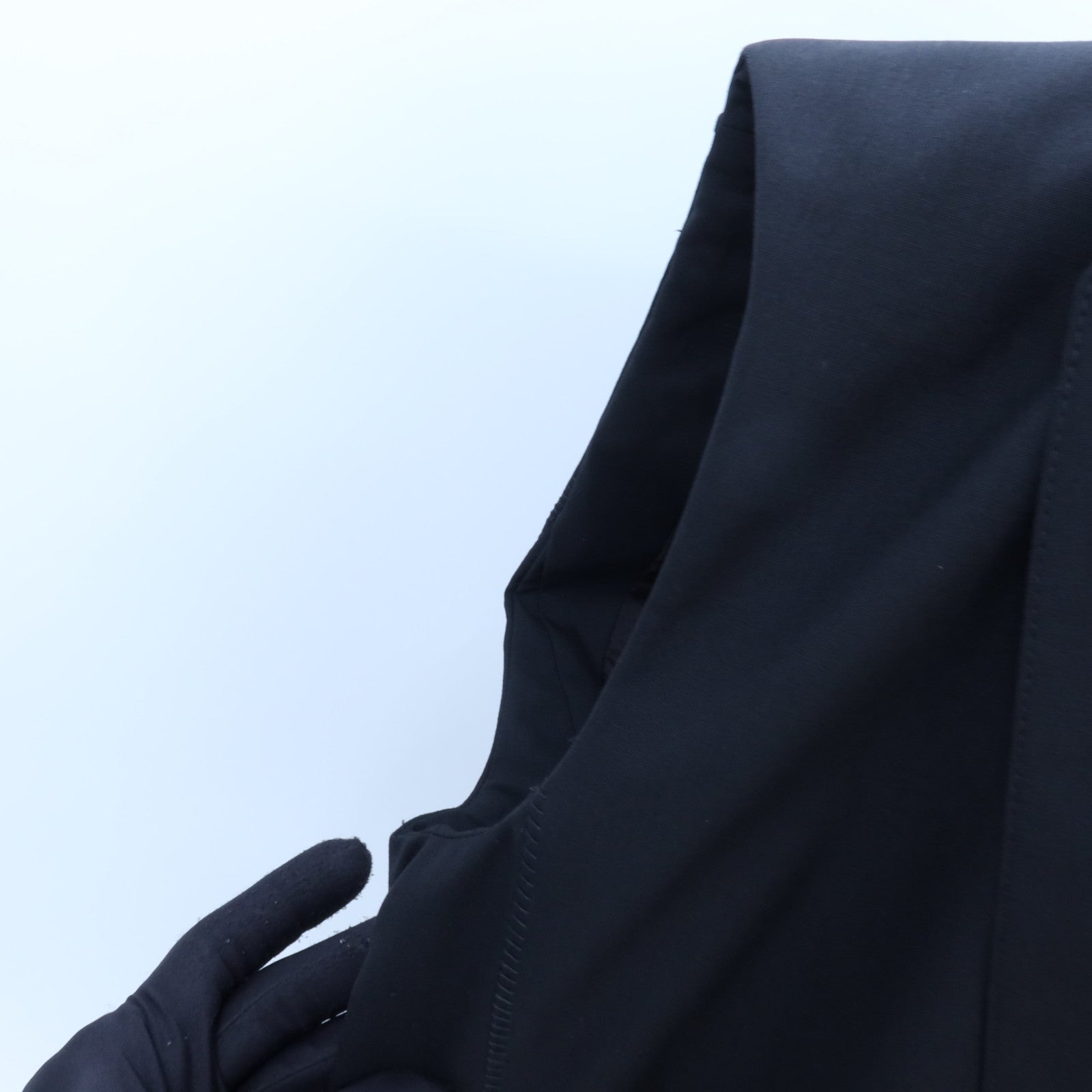 LOUIS VUITTON Wool/Silk Tie Detail Sleeveless Wrap Vest Blazer外套