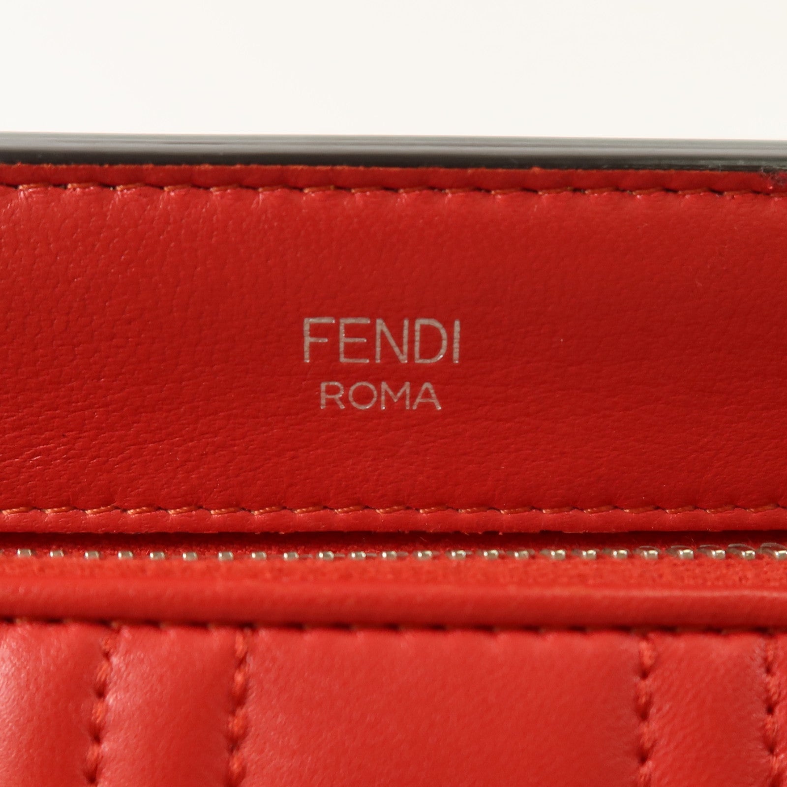 FENDI 牛皮皮革Dotcom Click銀扣鏈帶肩背袋