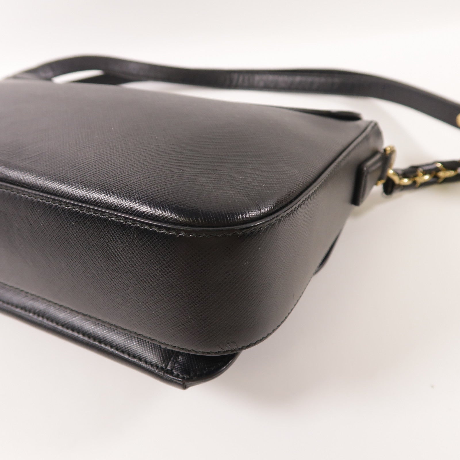 Salvatore Ferragamo 牛皮皮革Shoulder Bag金扣肩背袋