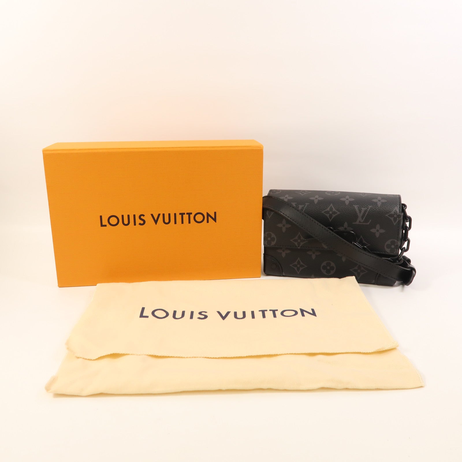 LOUIS VUITTON Monogram Eclipse Steamer Wearable Wallet肩背袋