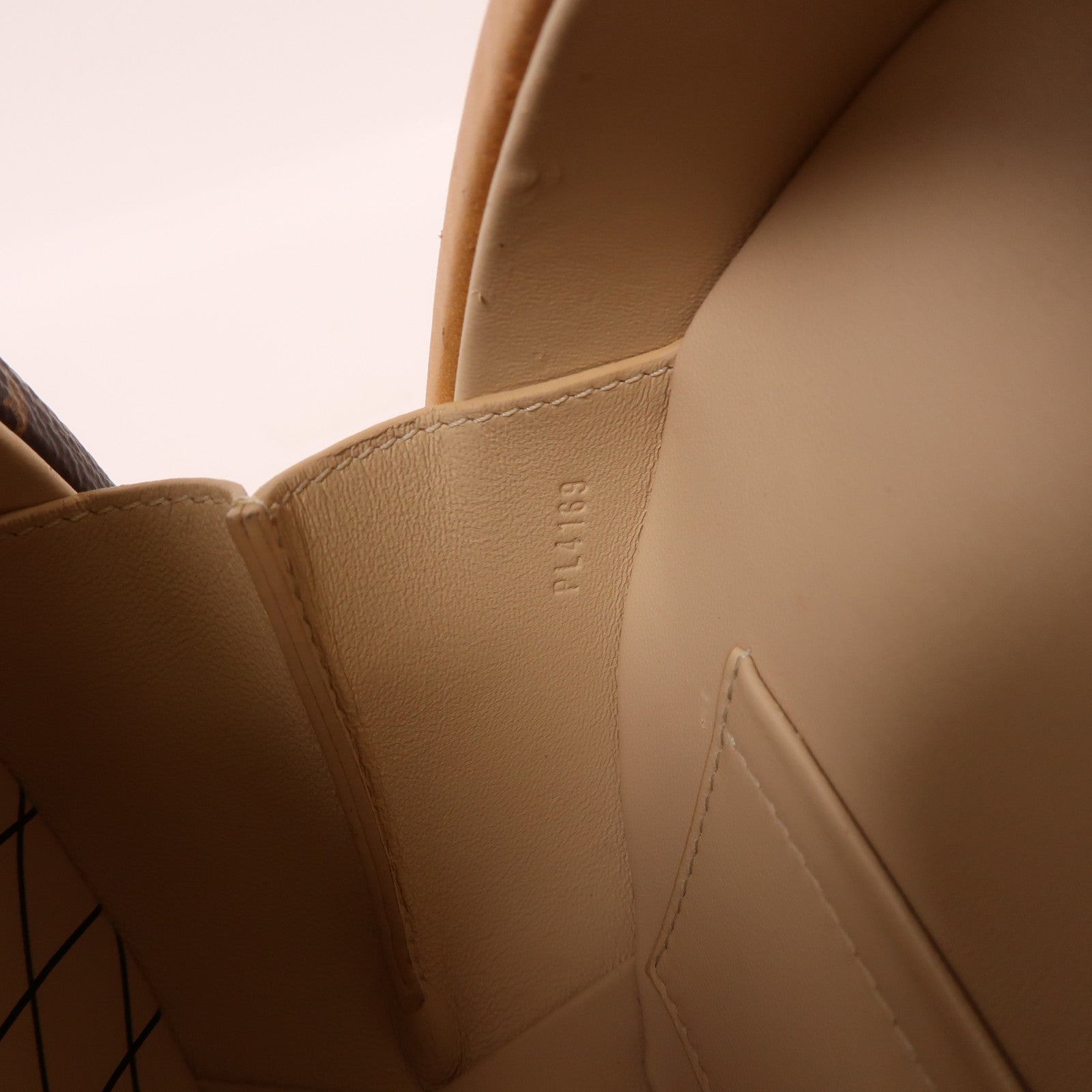 LOUIS VUITTON Monogram Petite Boite Chapeau金扣肩背袋棕色