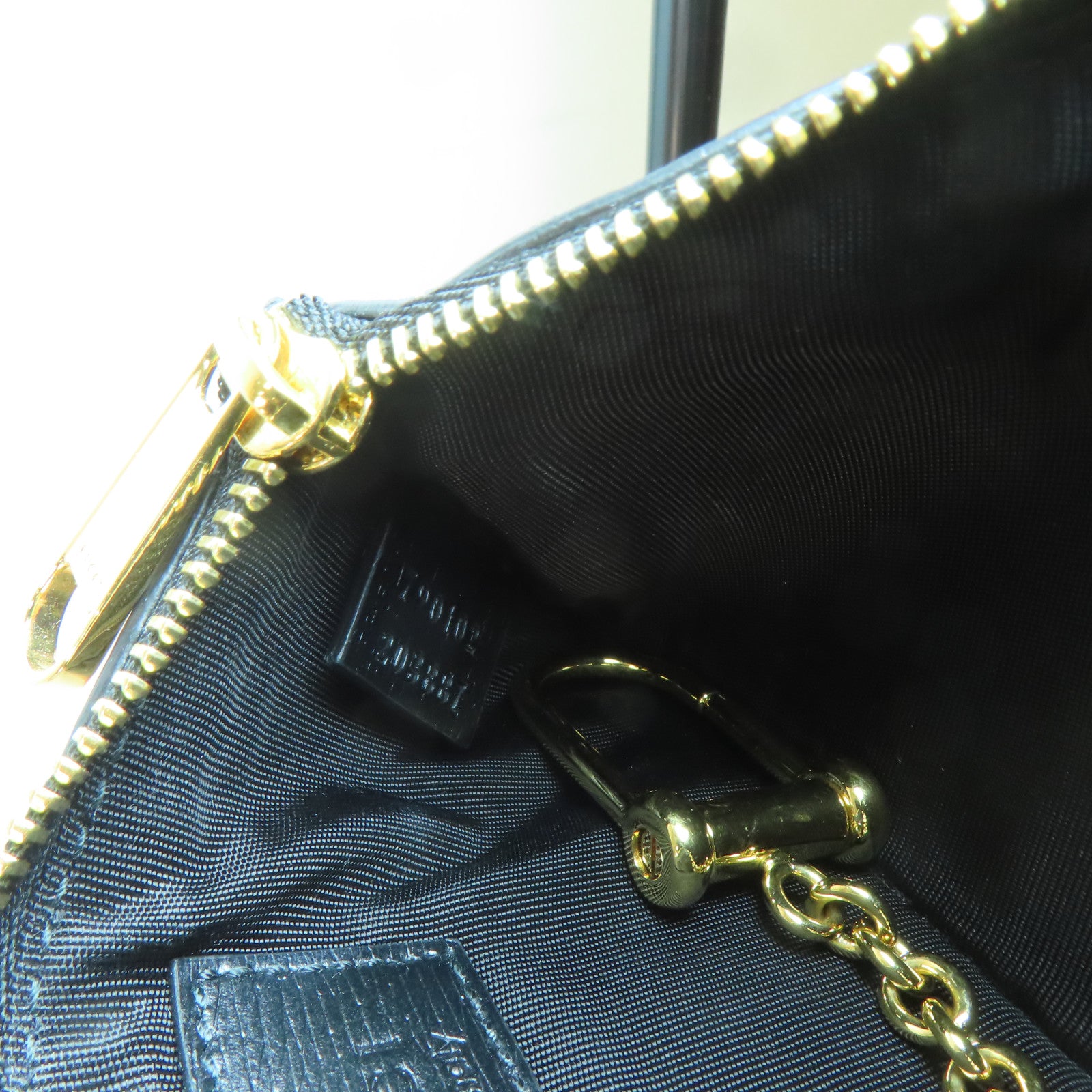 GUCCI 牛皮皮革Pouch Wallet金扣零錢包