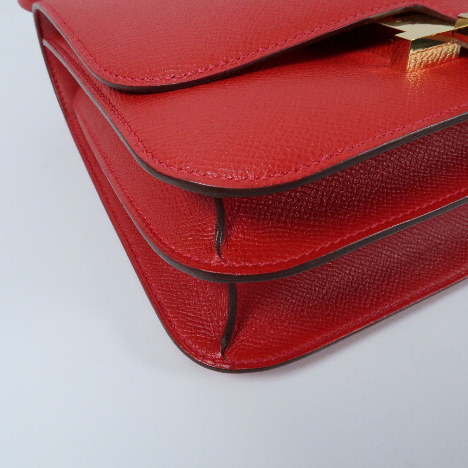 HERMES Epsom皮革Constance 24金扣肩背袋Rouge Casaque