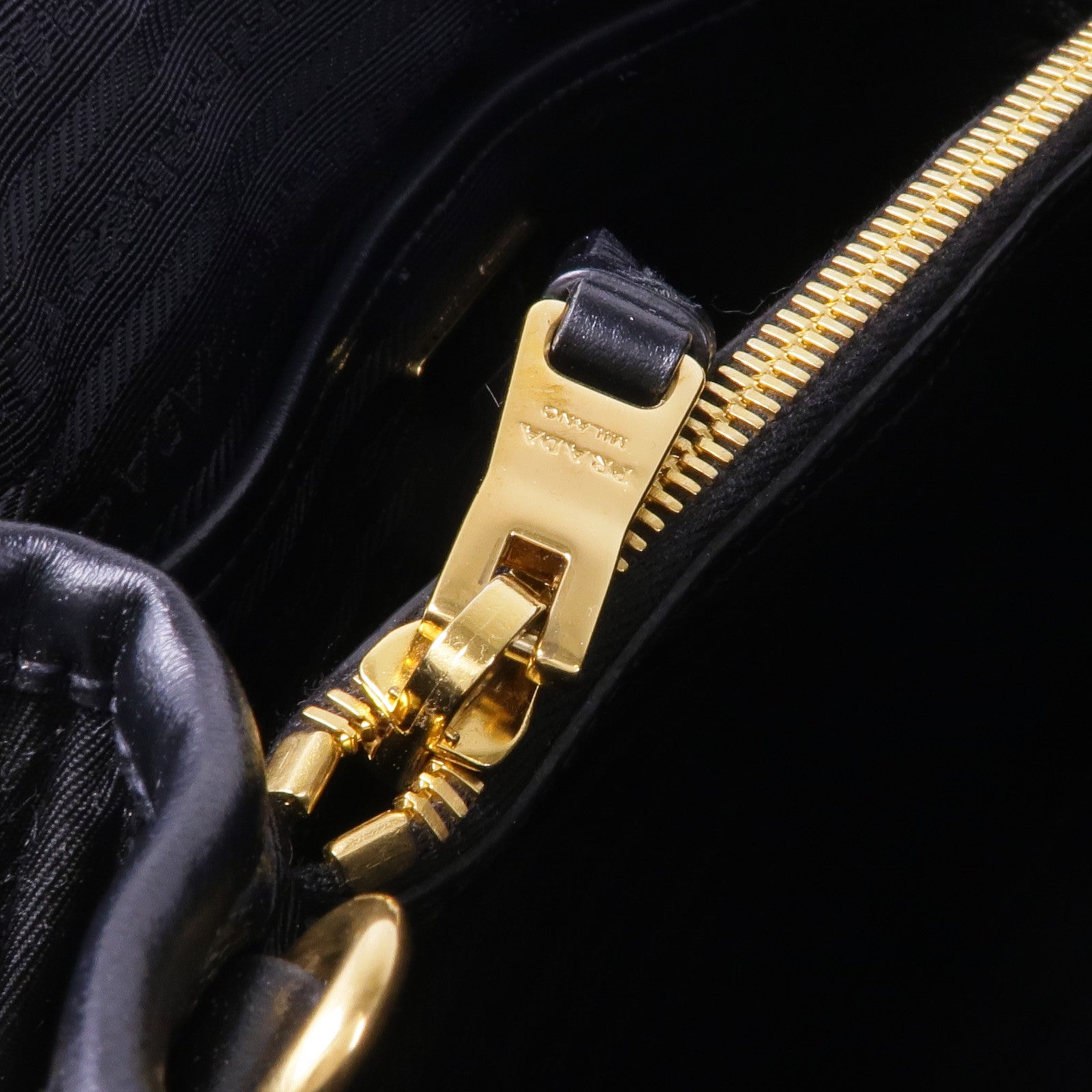 PRADA 尼龍2way Shoulder Bag金扣手挽肩背兩用袋