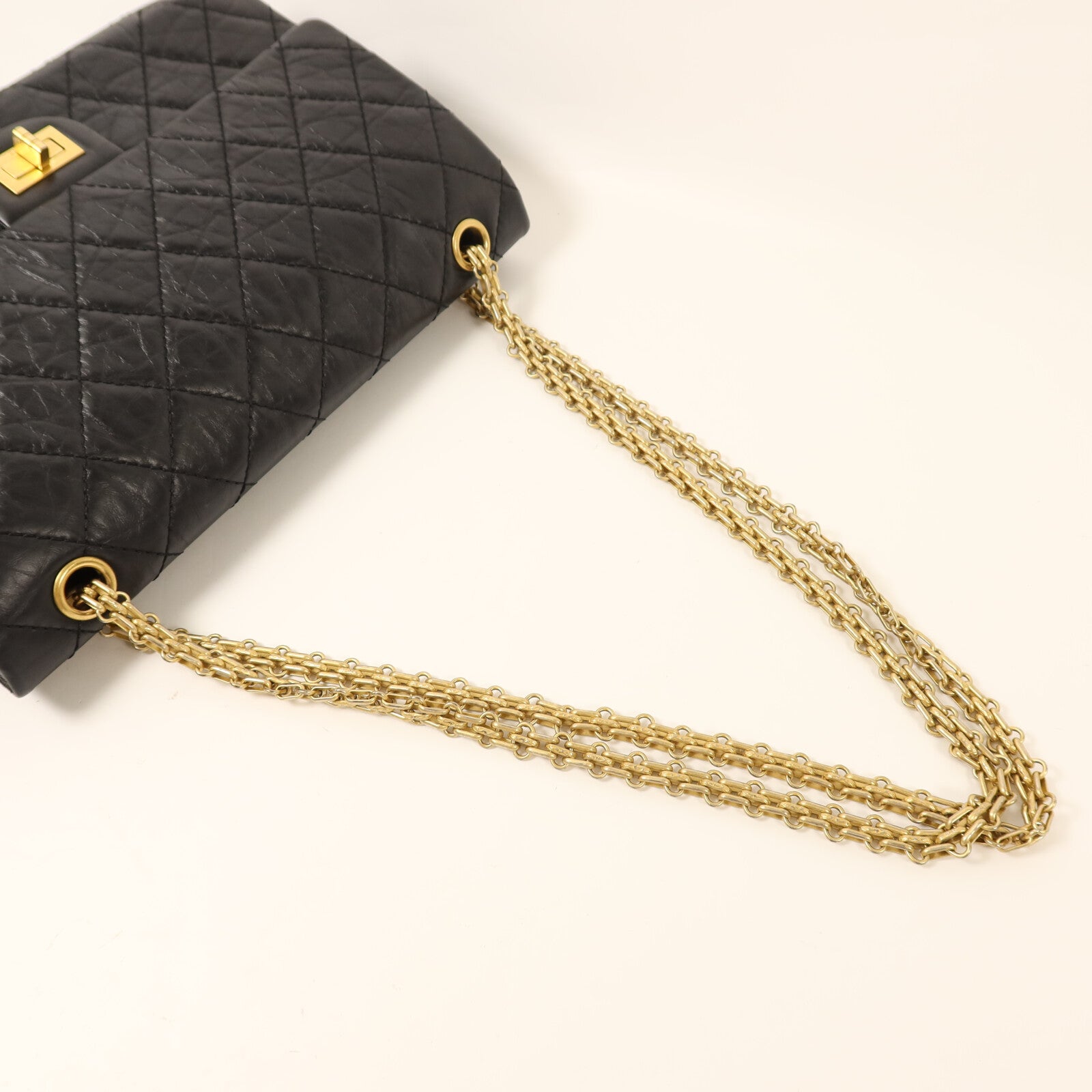CHANEL 牛皮皮革2.55 Medium金扣鏈帶肩背袋