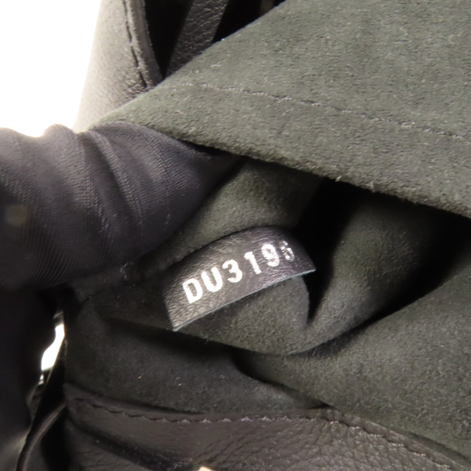 LOUIS VUITTON 【激減優惠】牛皮皮革Lock Me Backpack銀扣背包