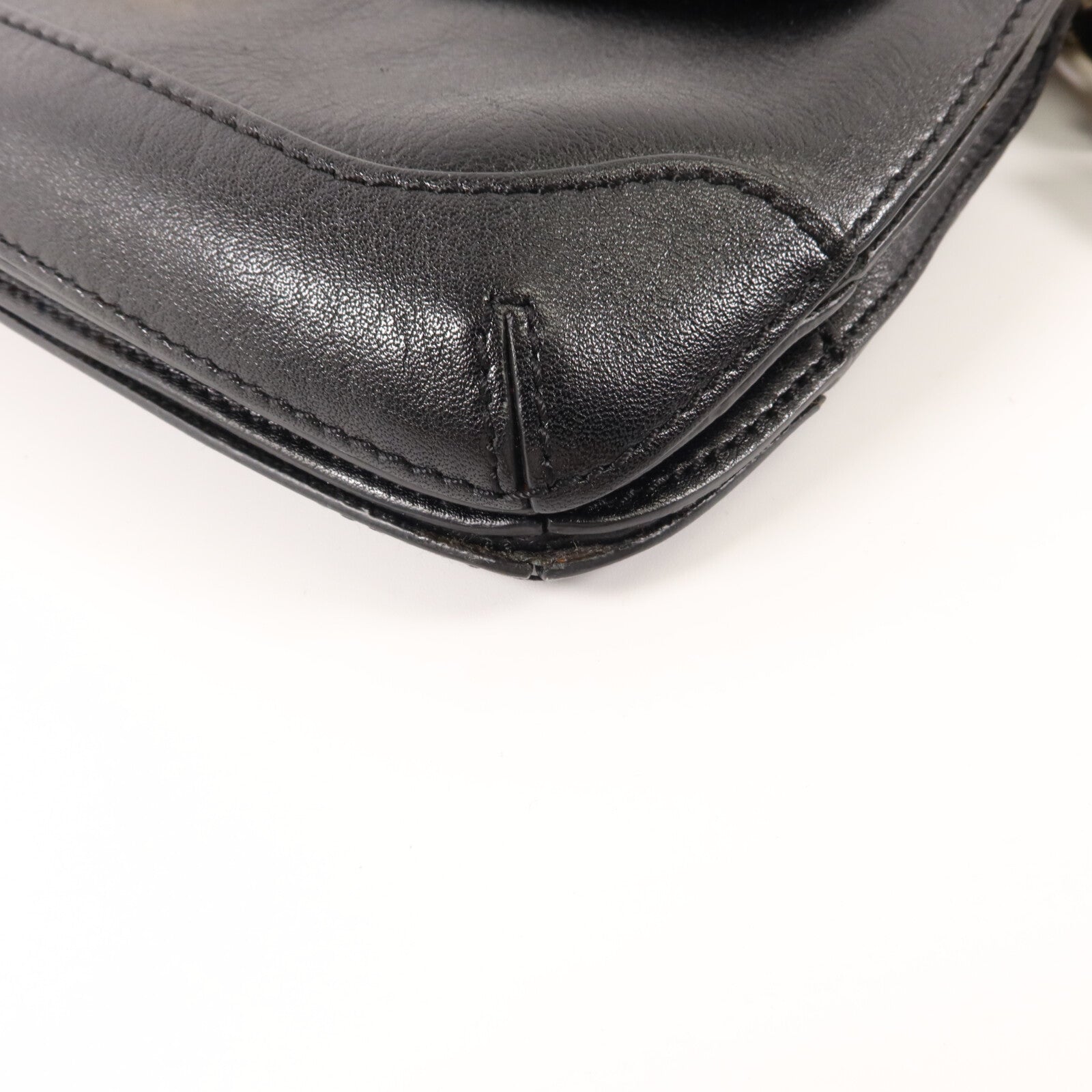 ANYA HINDMARCH 牛皮皮革Chain Shoulder鏈帶肩背袋
