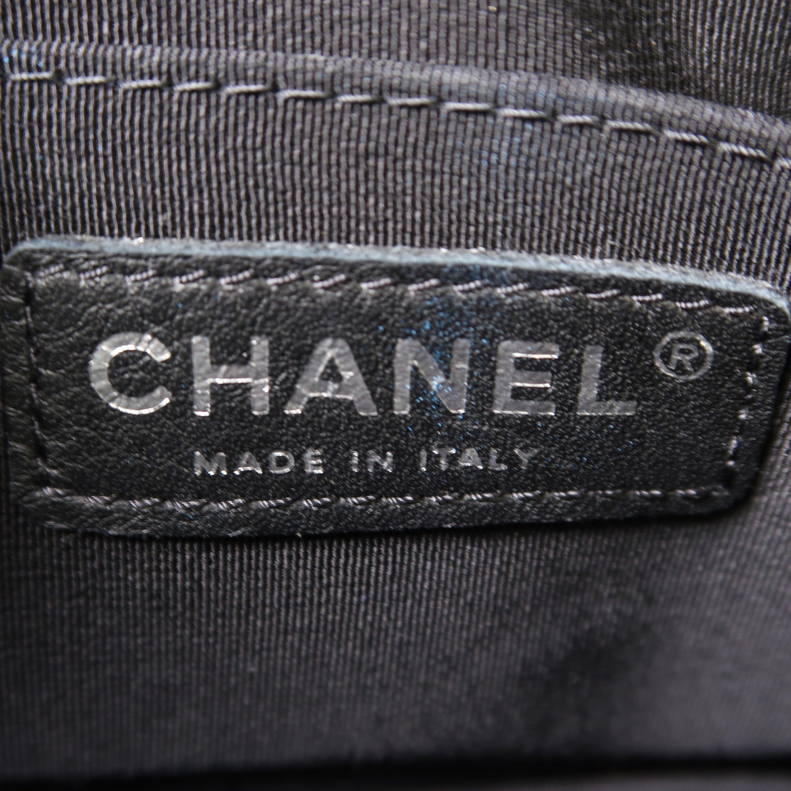 CHANEL 斜紋羊皮皮革Diagonal Chevron Camera Case銀扣鏈帶肩背袋黑色