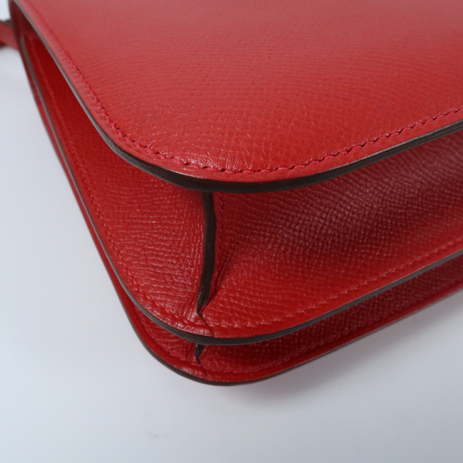 HERMES Epsom皮革Constance 24金扣肩背袋Rouge Casaque