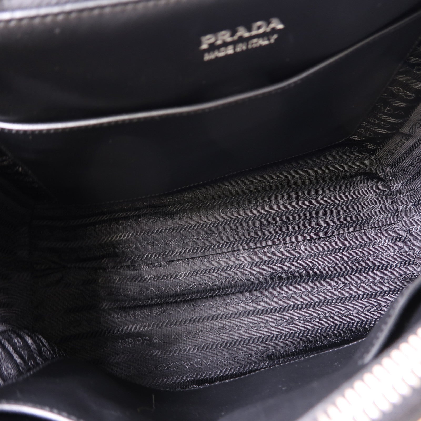 PRADA 牛皮皮革2 Way Shoulder銀扣手挽肩背兩用袋黑色/白色