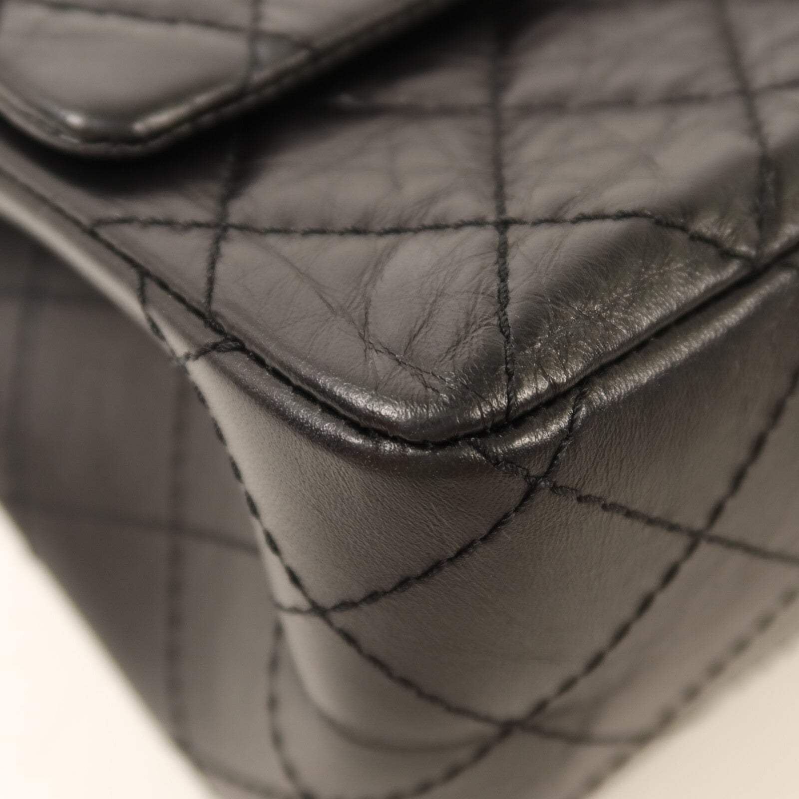 CHANEL 牛皮皮革2.55 Medium金扣鏈帶肩背袋