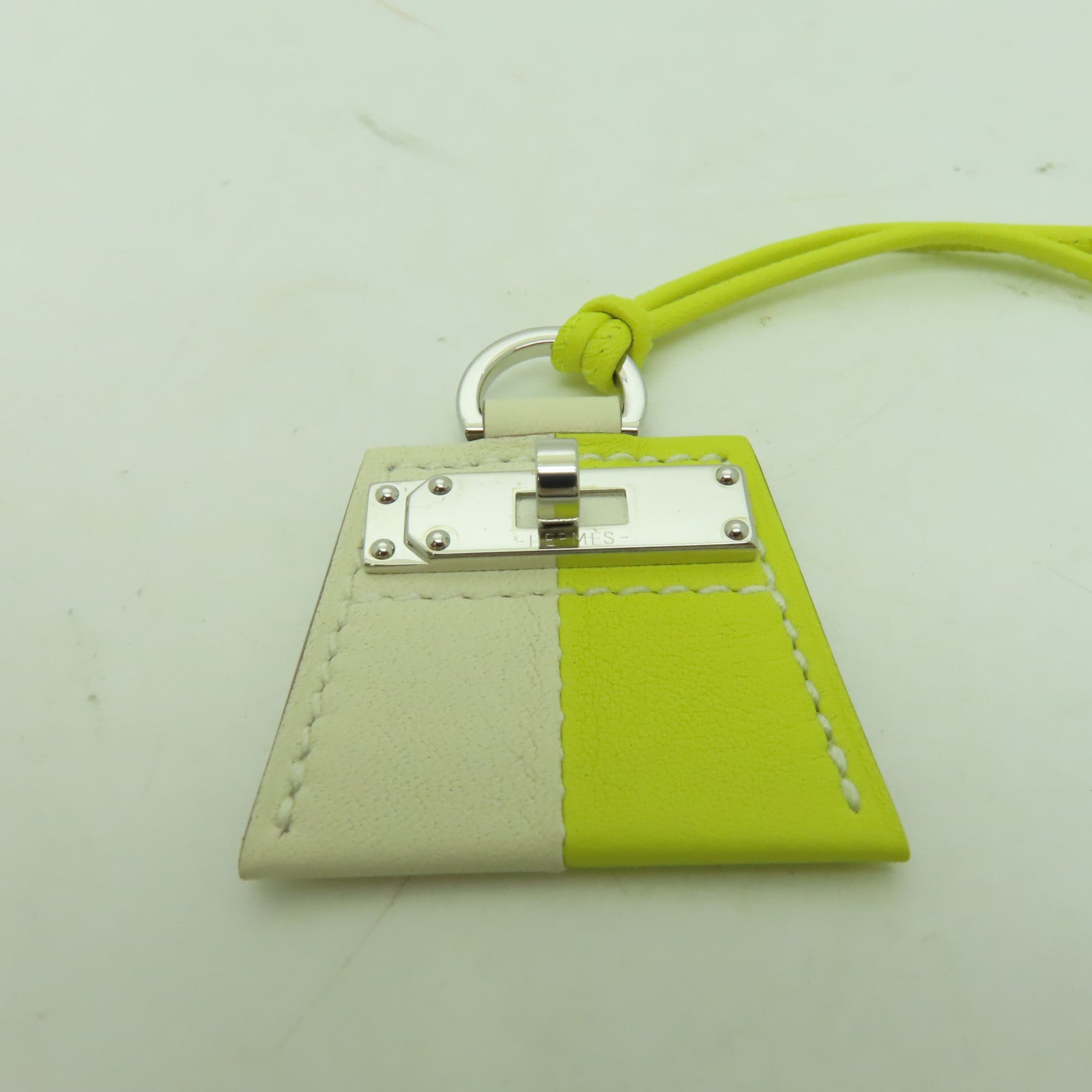 HERMES 【激減優惠】Swift皮革Mon Petit Kelly PM Necklace Pendant銀扣項鍊Lime檸檬黃色/Nata奶油白色