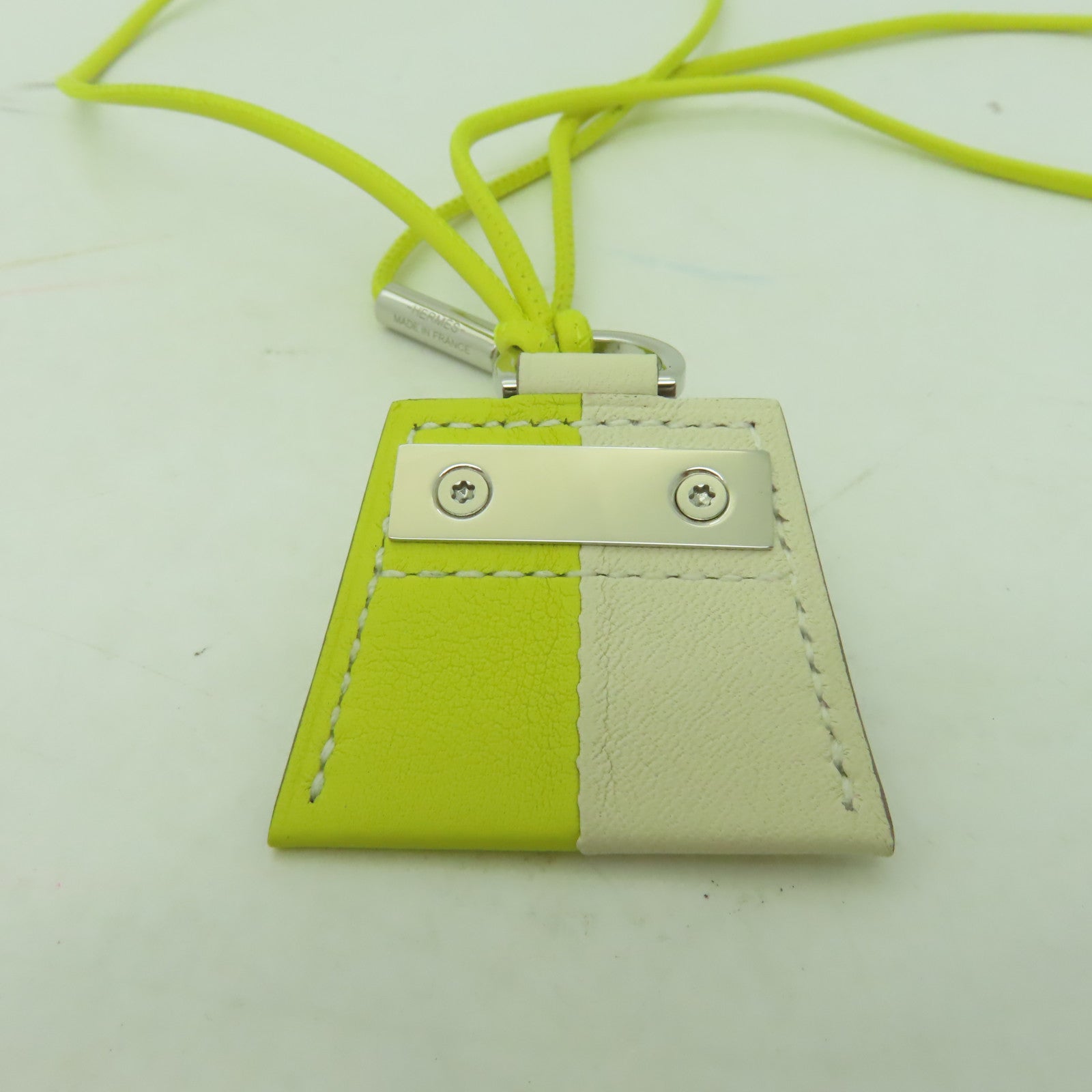 HERMES 【激減優惠】Swift皮革Mon Petit Kelly PM Necklace Pendant銀扣項鍊Lime檸檬黃色/Nata奶油白色