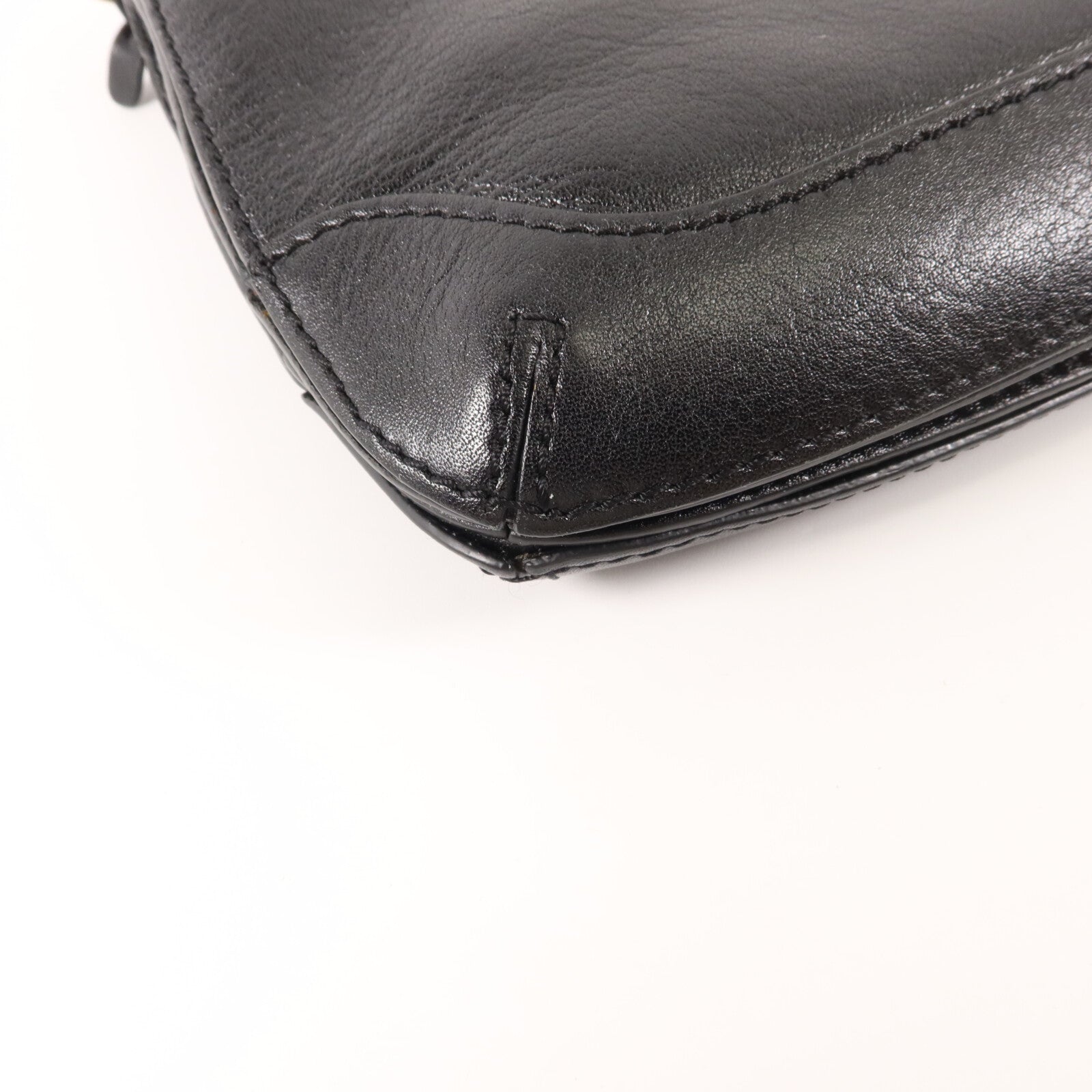 ANYA HINDMARCH 牛皮皮革Chain Shoulder鏈帶肩背袋