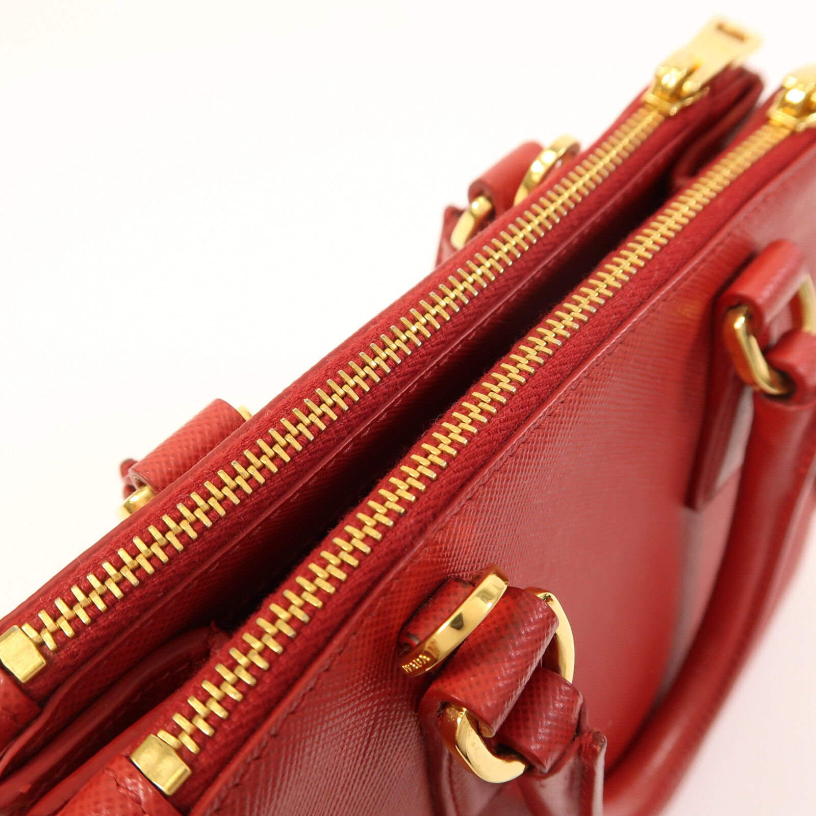 PRADA Saffiano皮革2 Way Shoulder金扣手挽肩背兩用袋