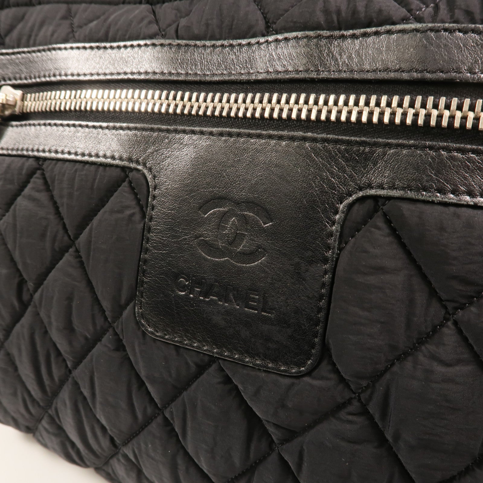 CHANEL 尼龍Coco Cocoon銀扣手挽袋