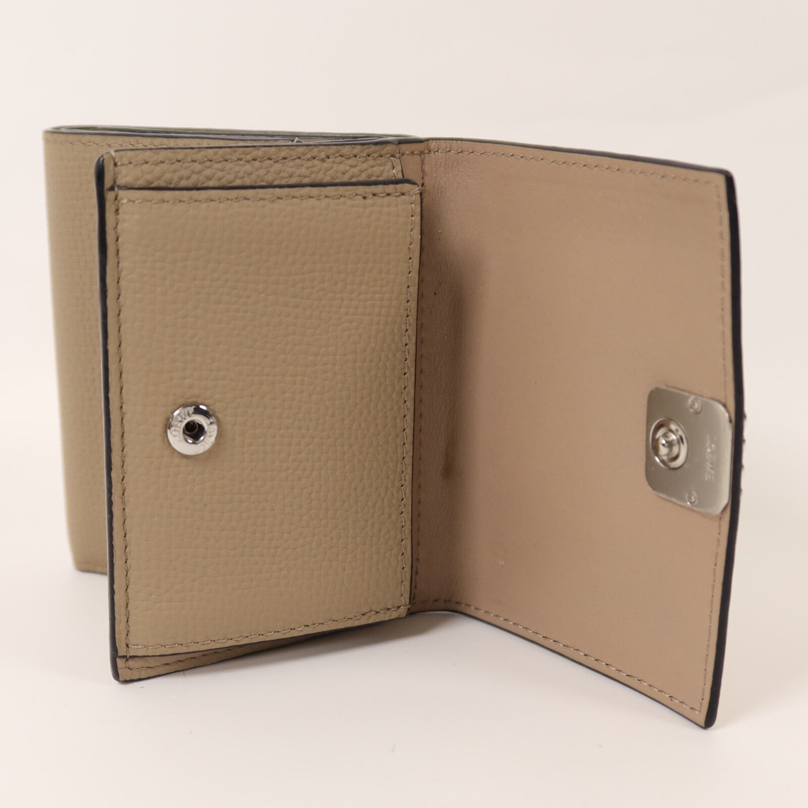LOEWE 牛皮皮革Wallet銀扣錢包