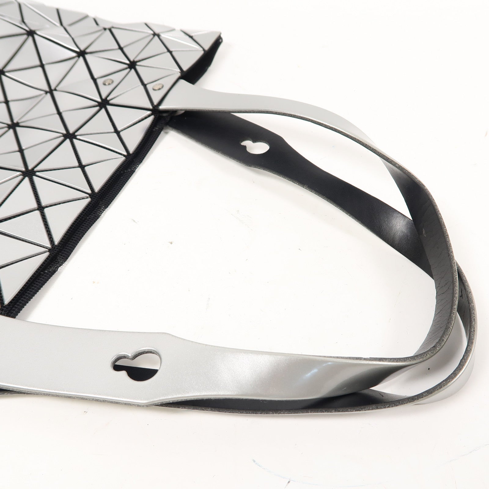 BAO BAO ISSEYMIYAKE PVC Shoulder Bag銀扣肩背袋銀色
