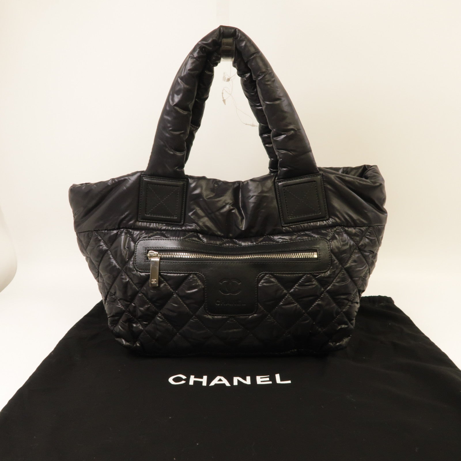 CHANEL 菱格尼龍Cocoon Bag銀扣手挽袋黑色